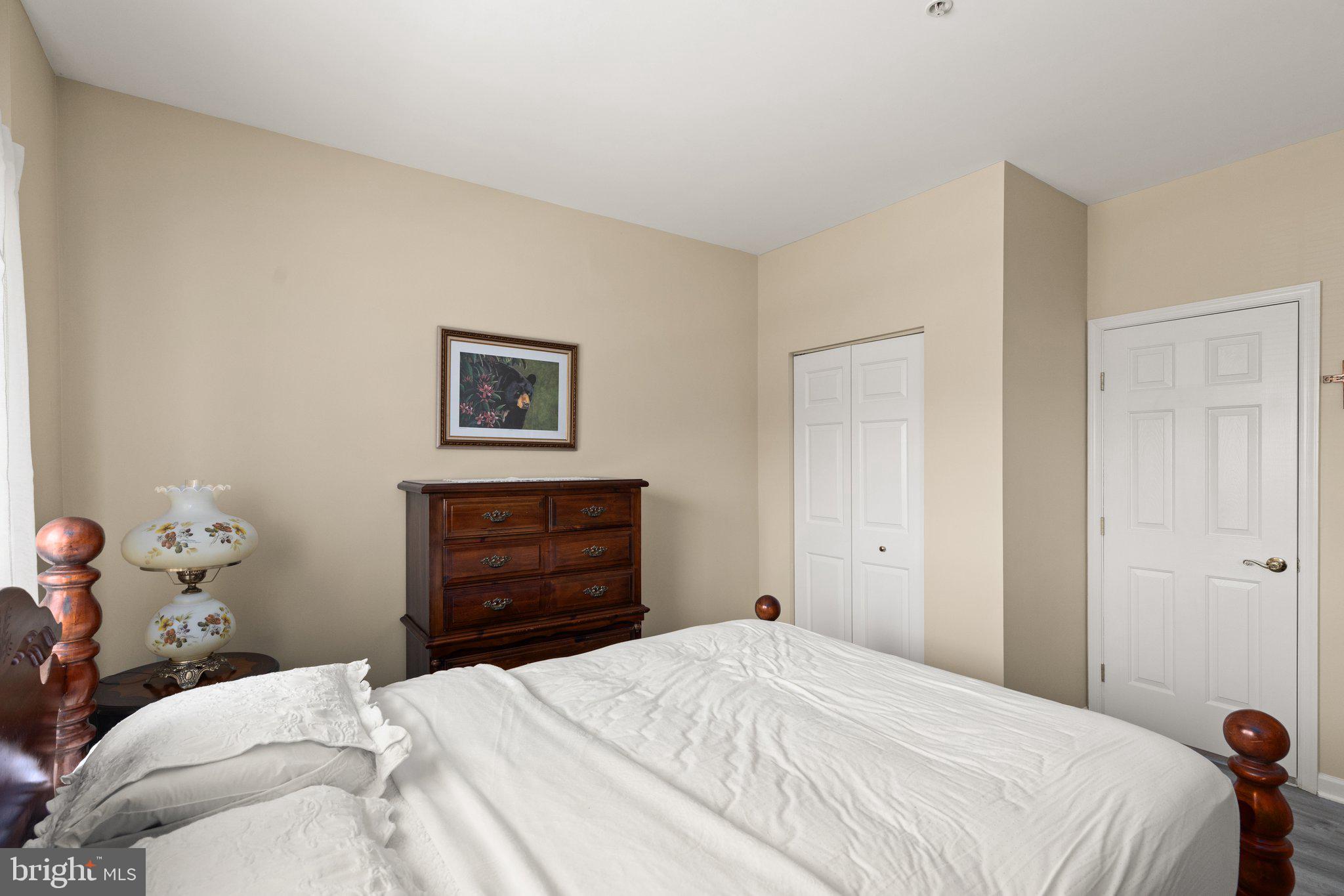 VILLAGE GREEN - Residential