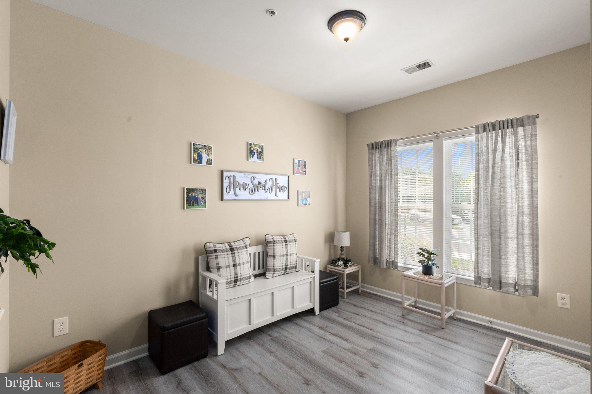 VILLAGE GREEN - Residential