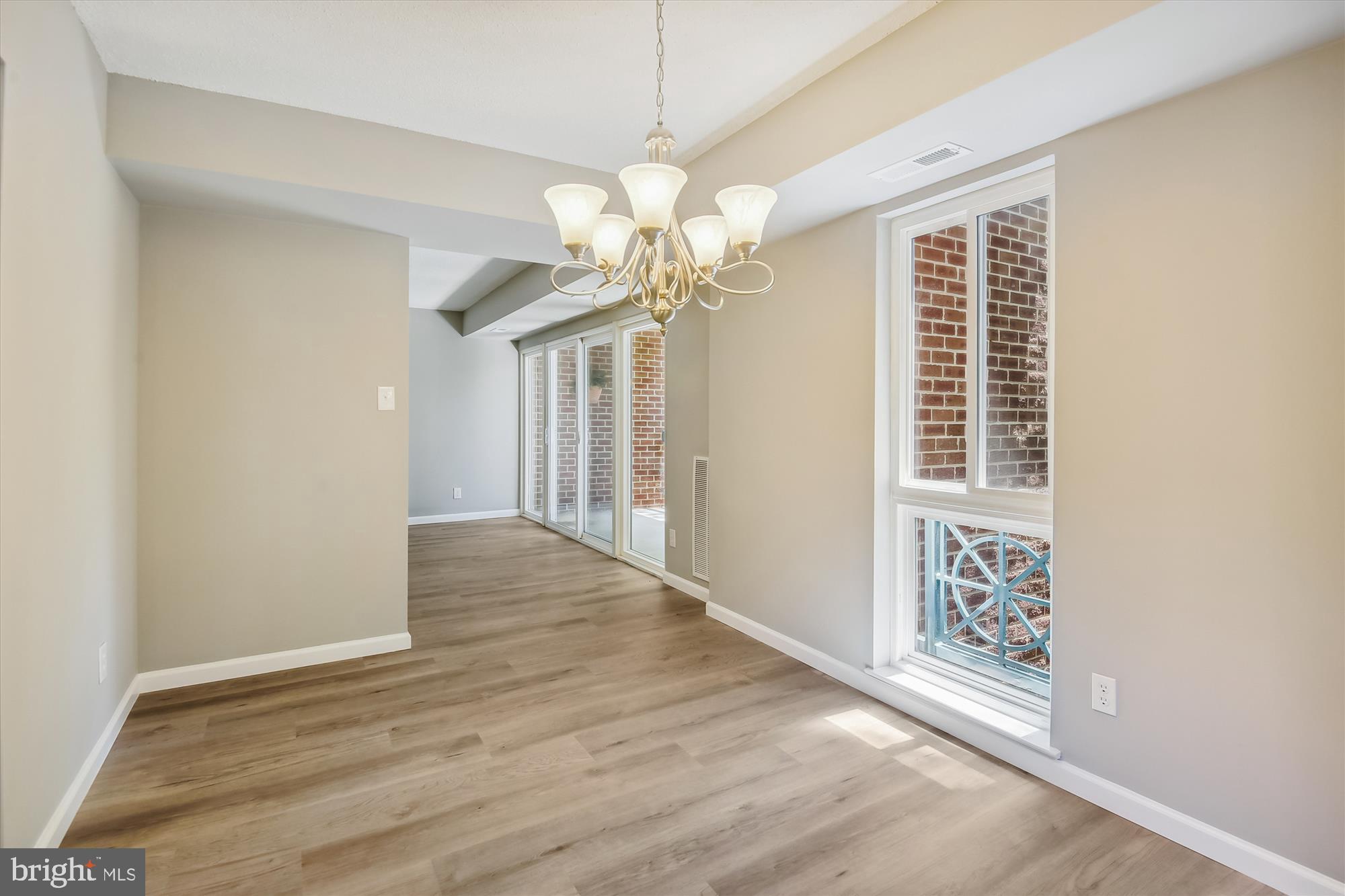 HUNTERS WOODS VILLAGE - Residential