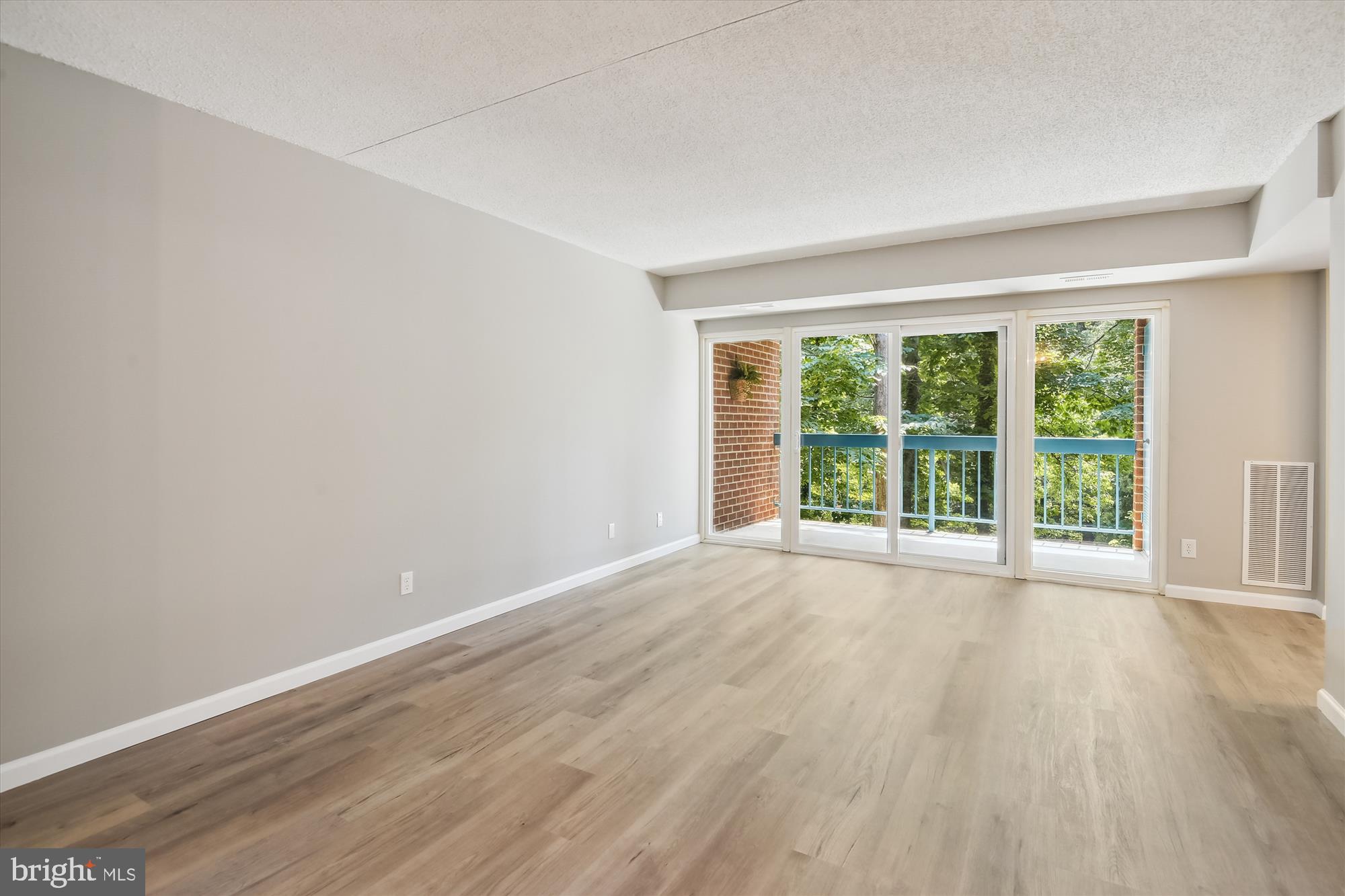 HUNTERS WOODS VILLAGE - Residential