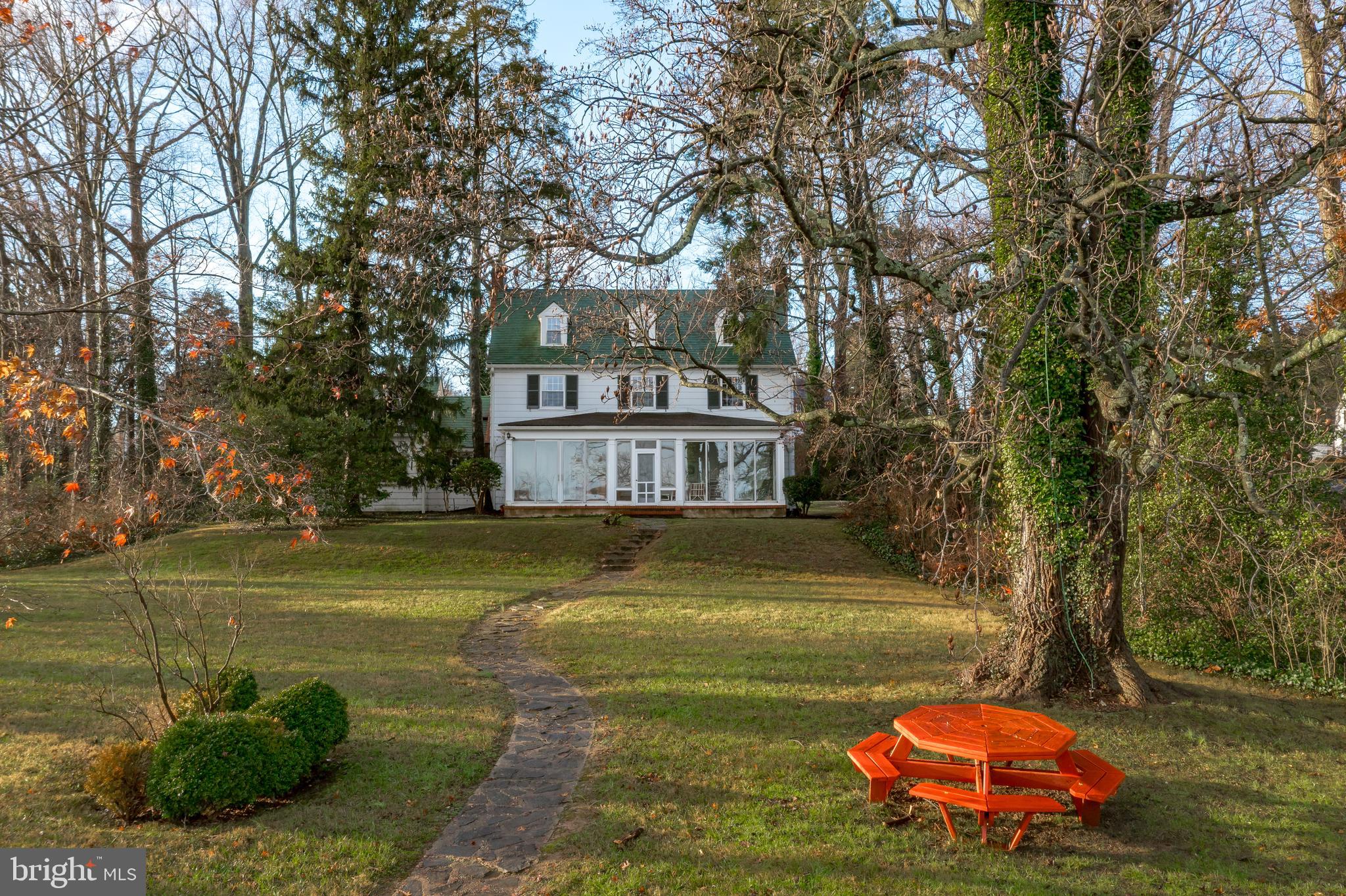 WARDOUR - Residential