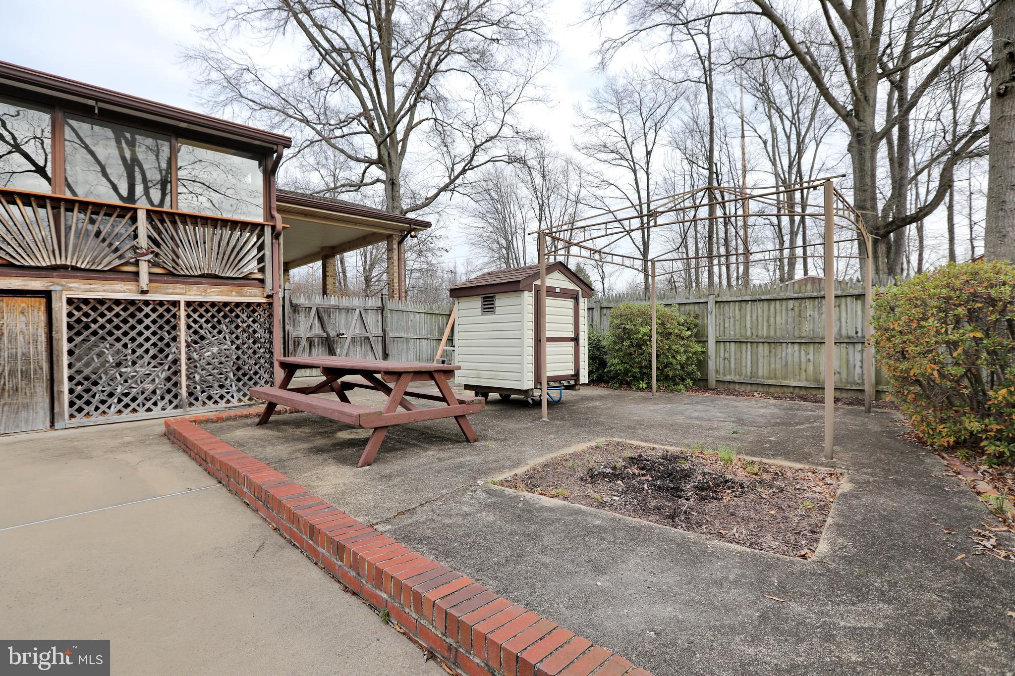 CLINTON ACRES - Residential