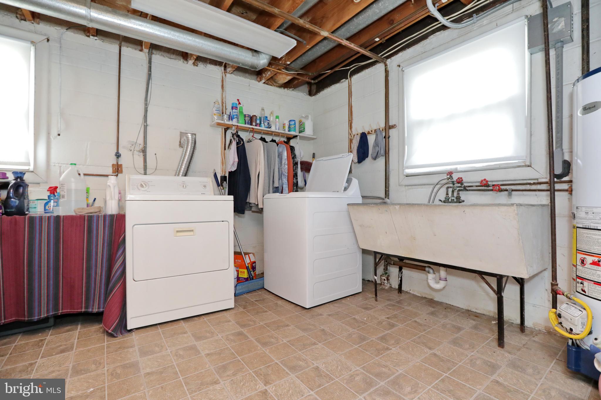 CLINTON ACRES - Residential