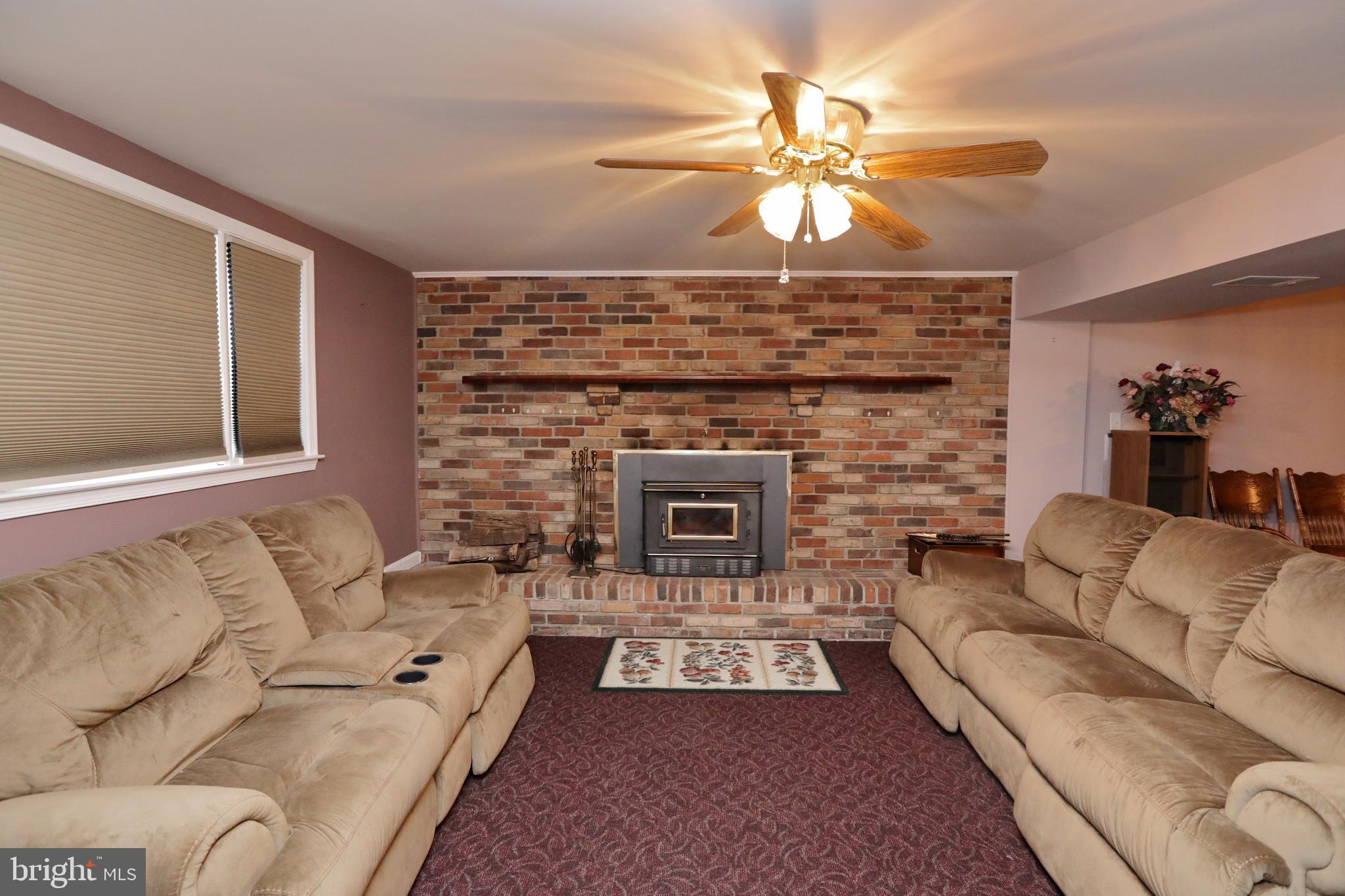 CLINTON ACRES - Residential