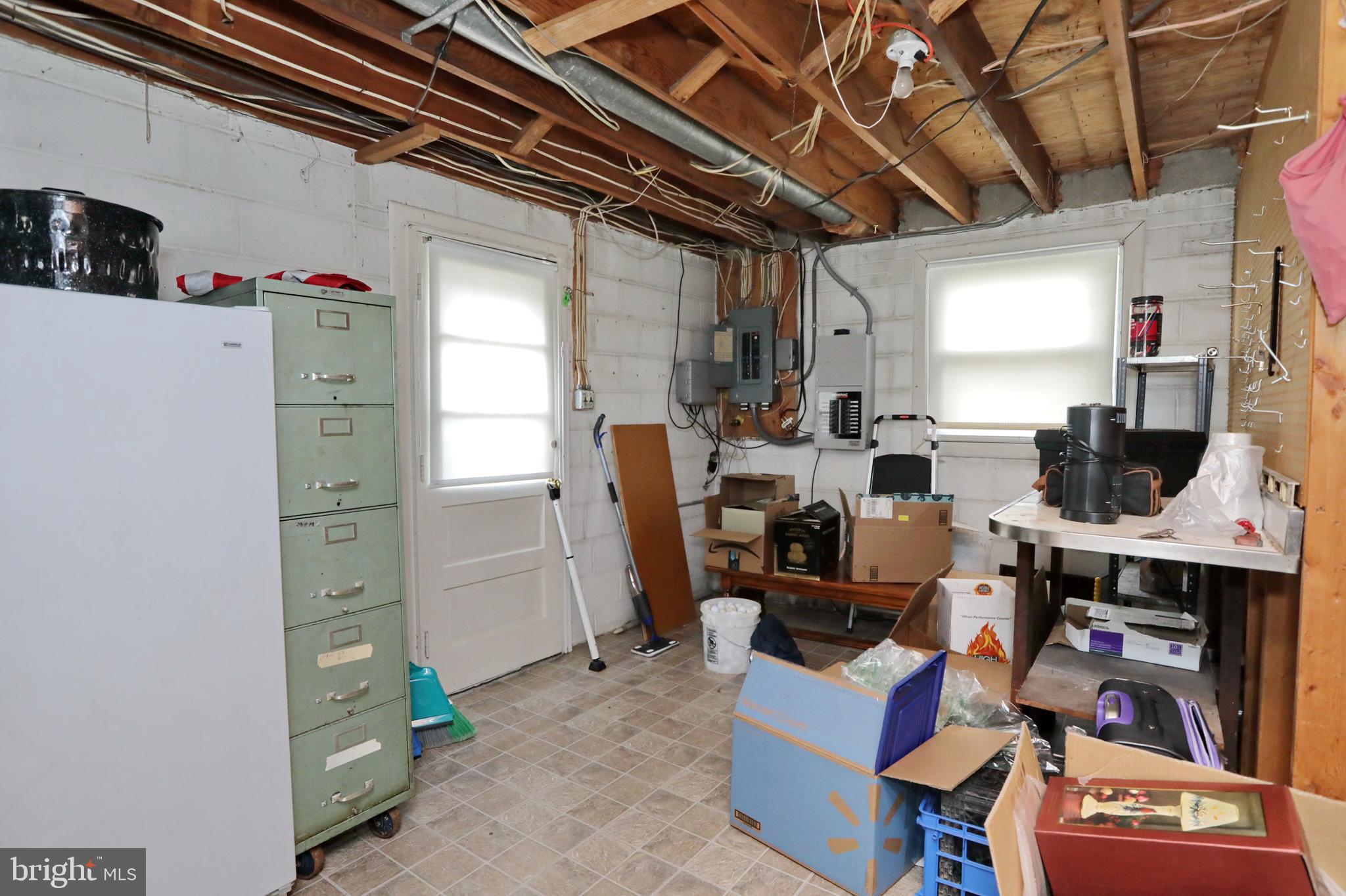 CLINTON ACRES - Residential