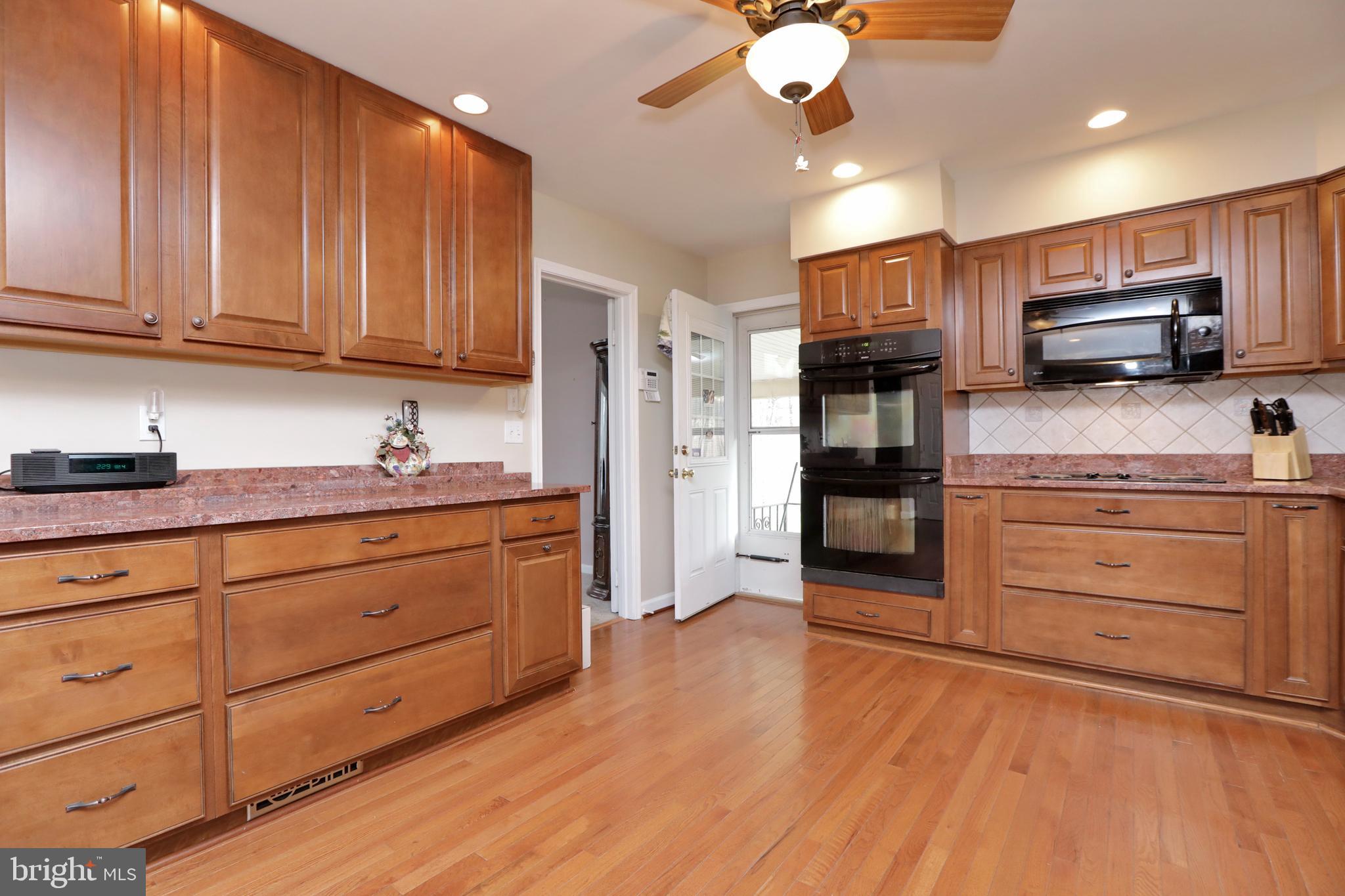 CLINTON ACRES - Residential