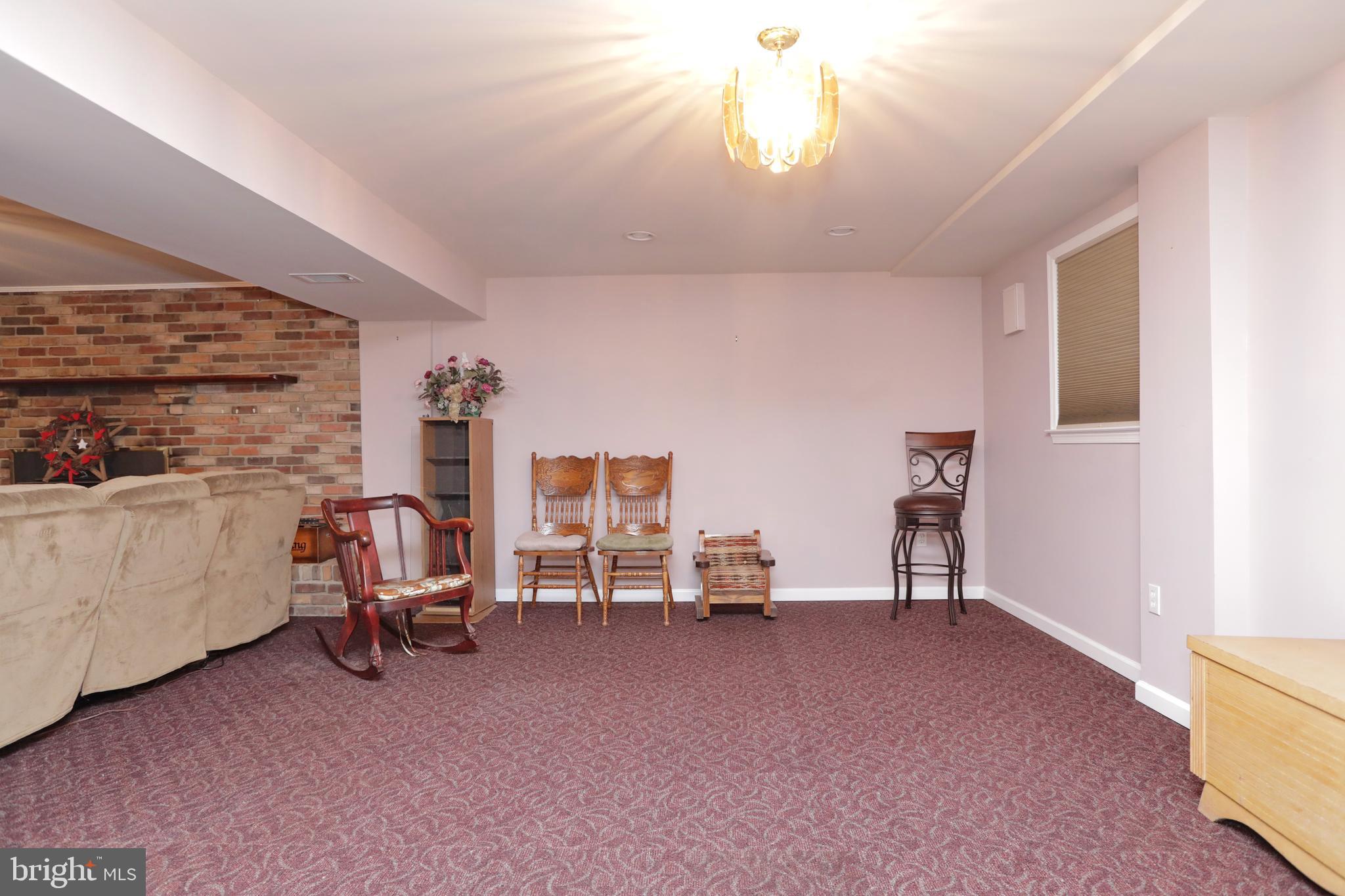 CLINTON ACRES - Residential