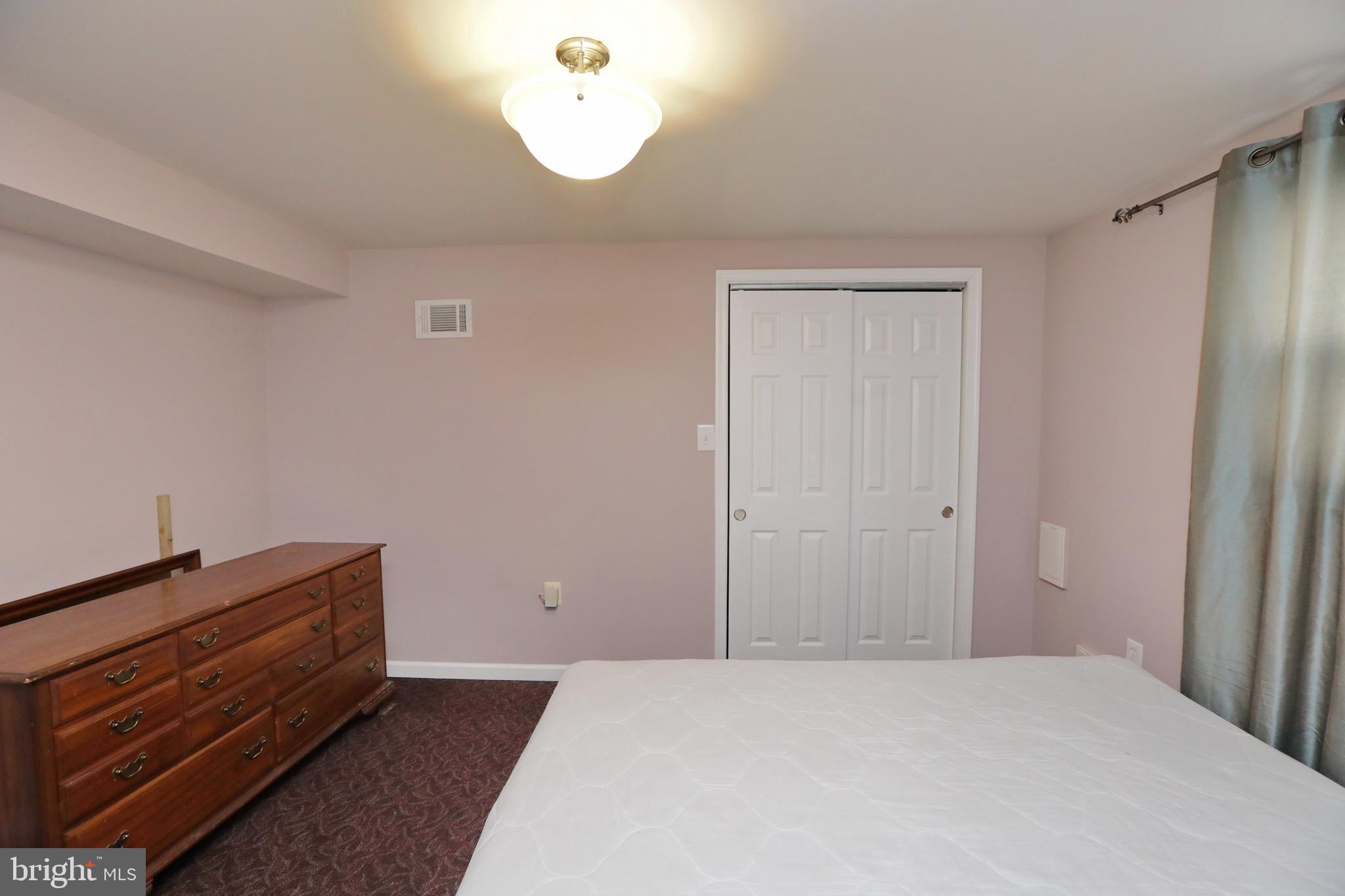 CLINTON ACRES - Residential