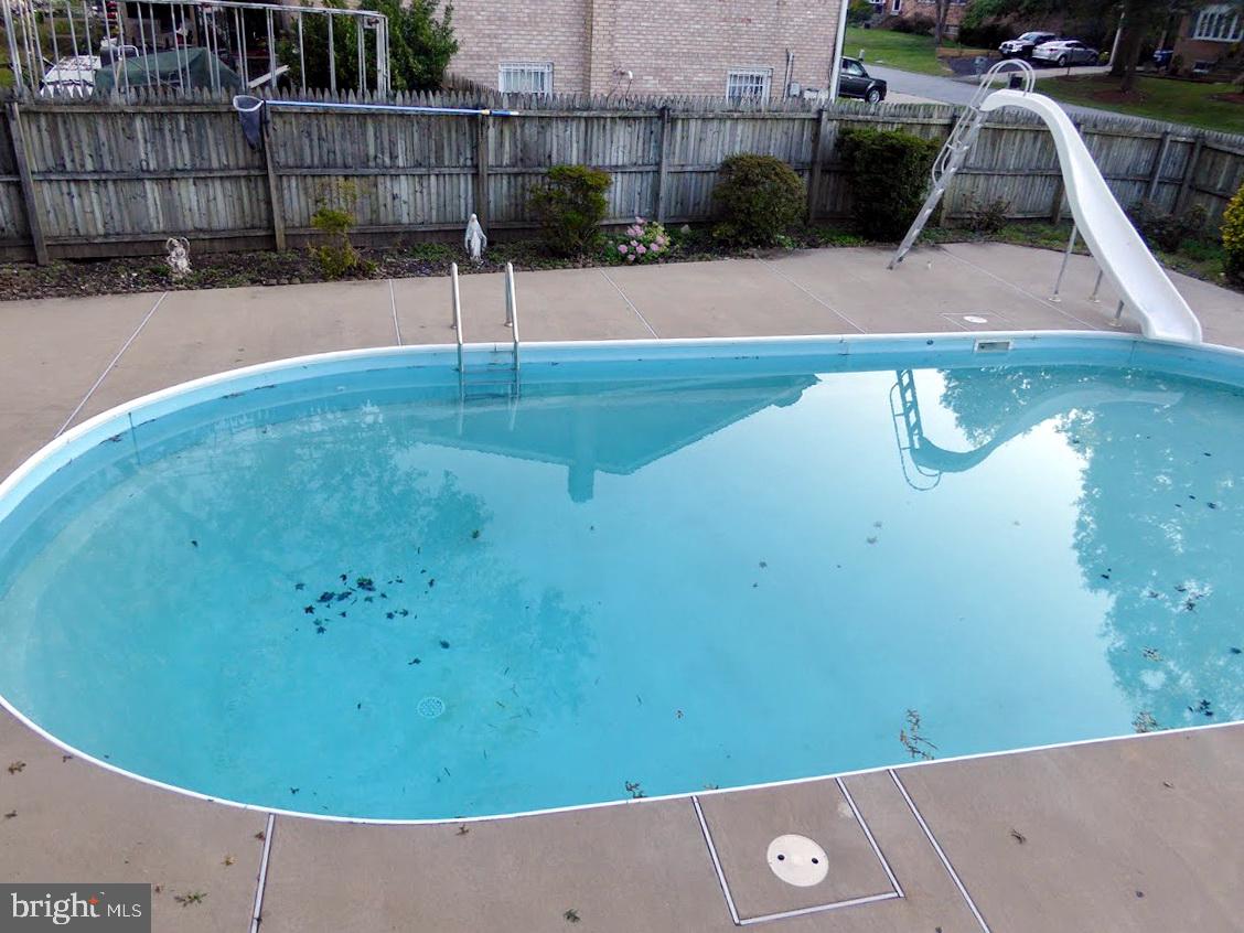 CLINTON ACRES - Residential