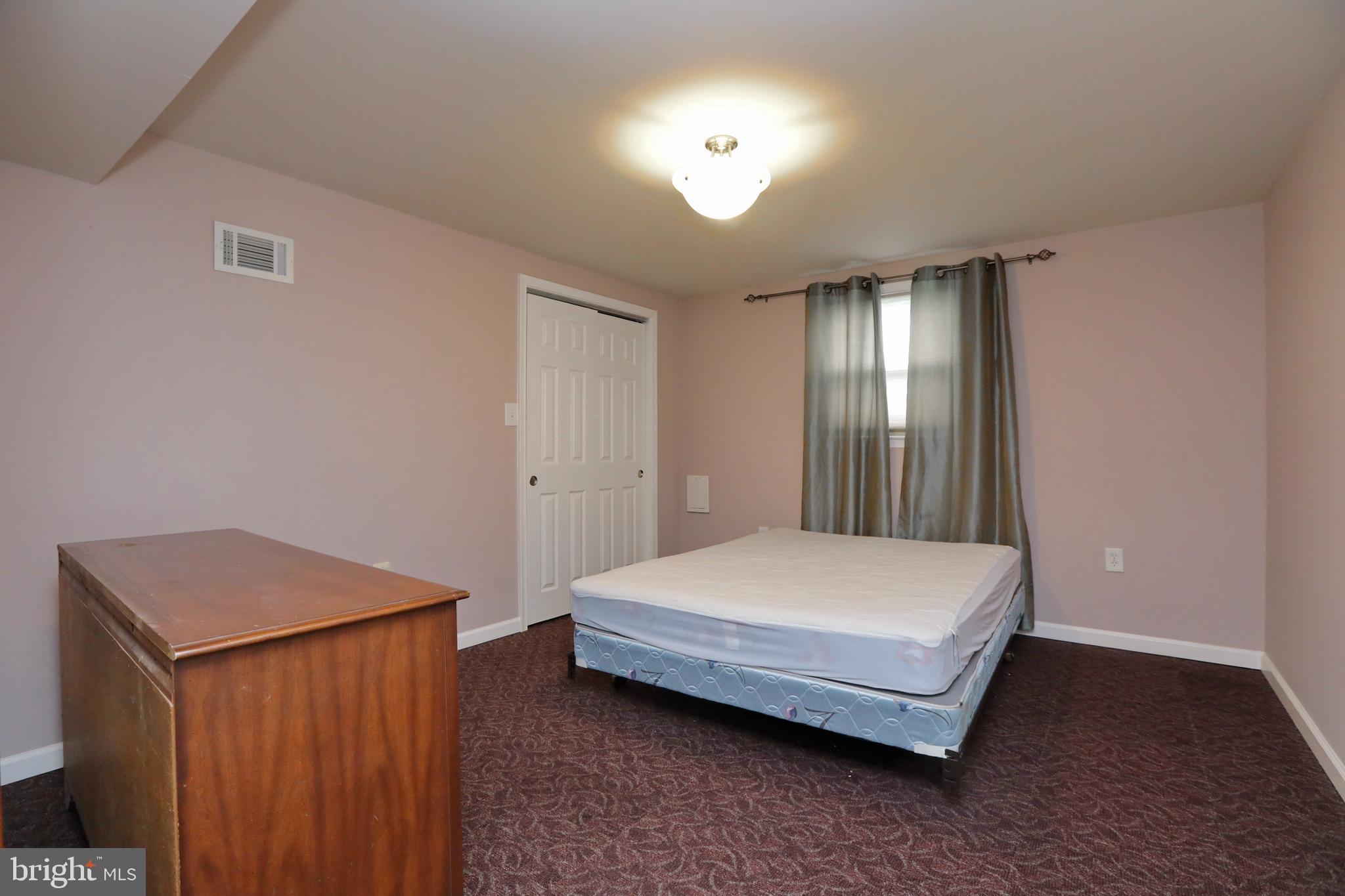 CLINTON ACRES - Residential