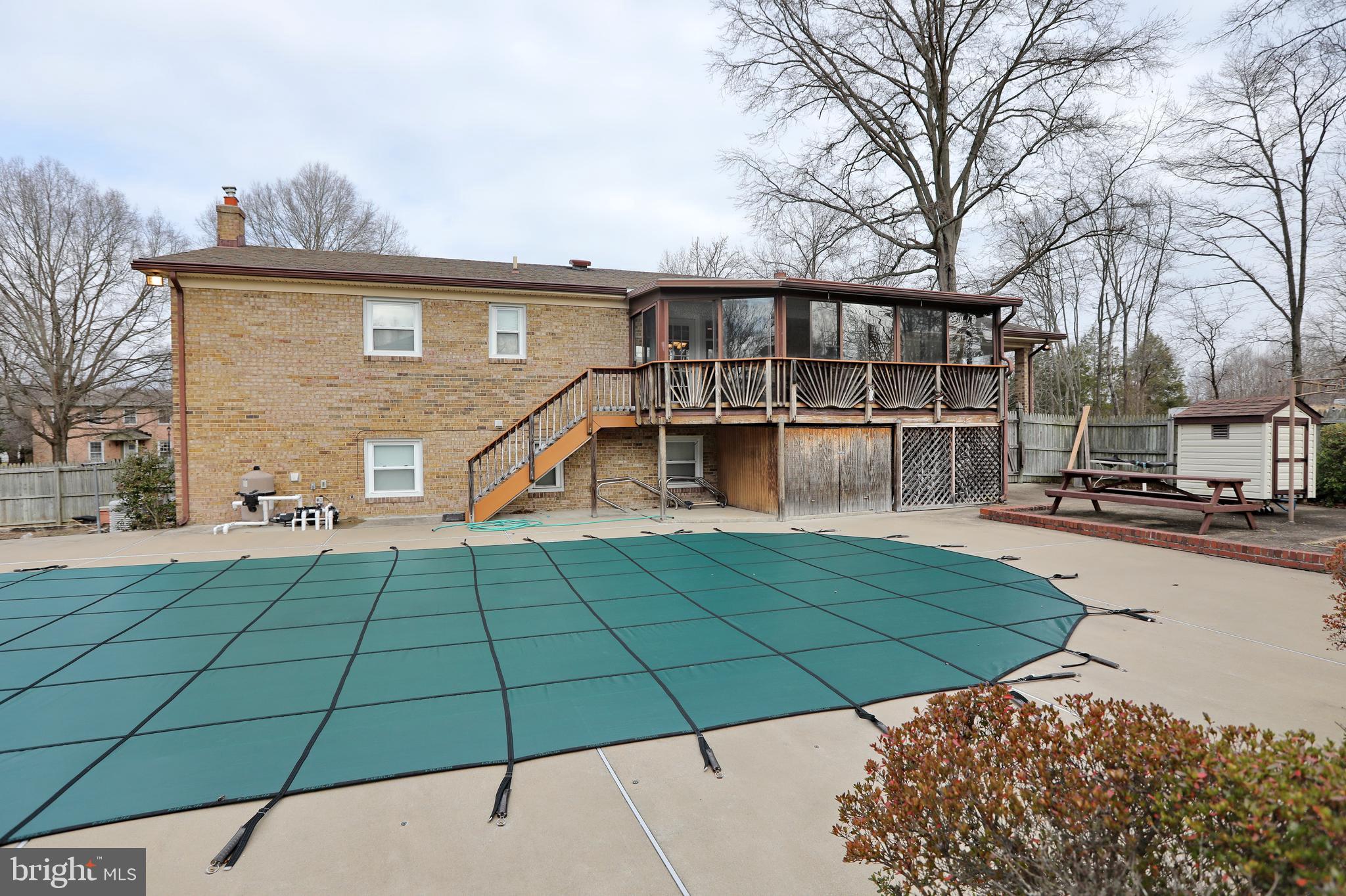 CLINTON ACRES - Residential