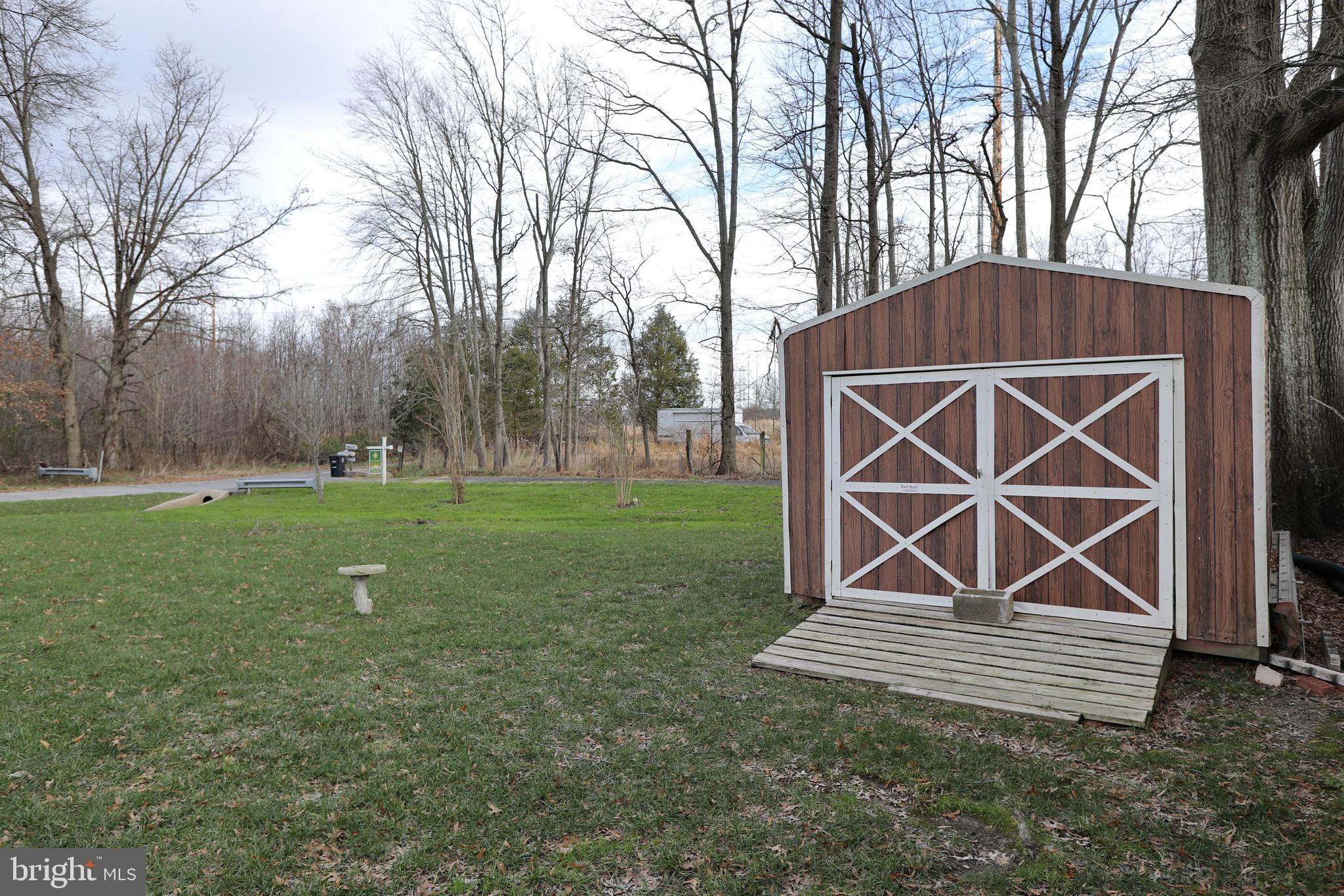 CLINTON ACRES - Residential