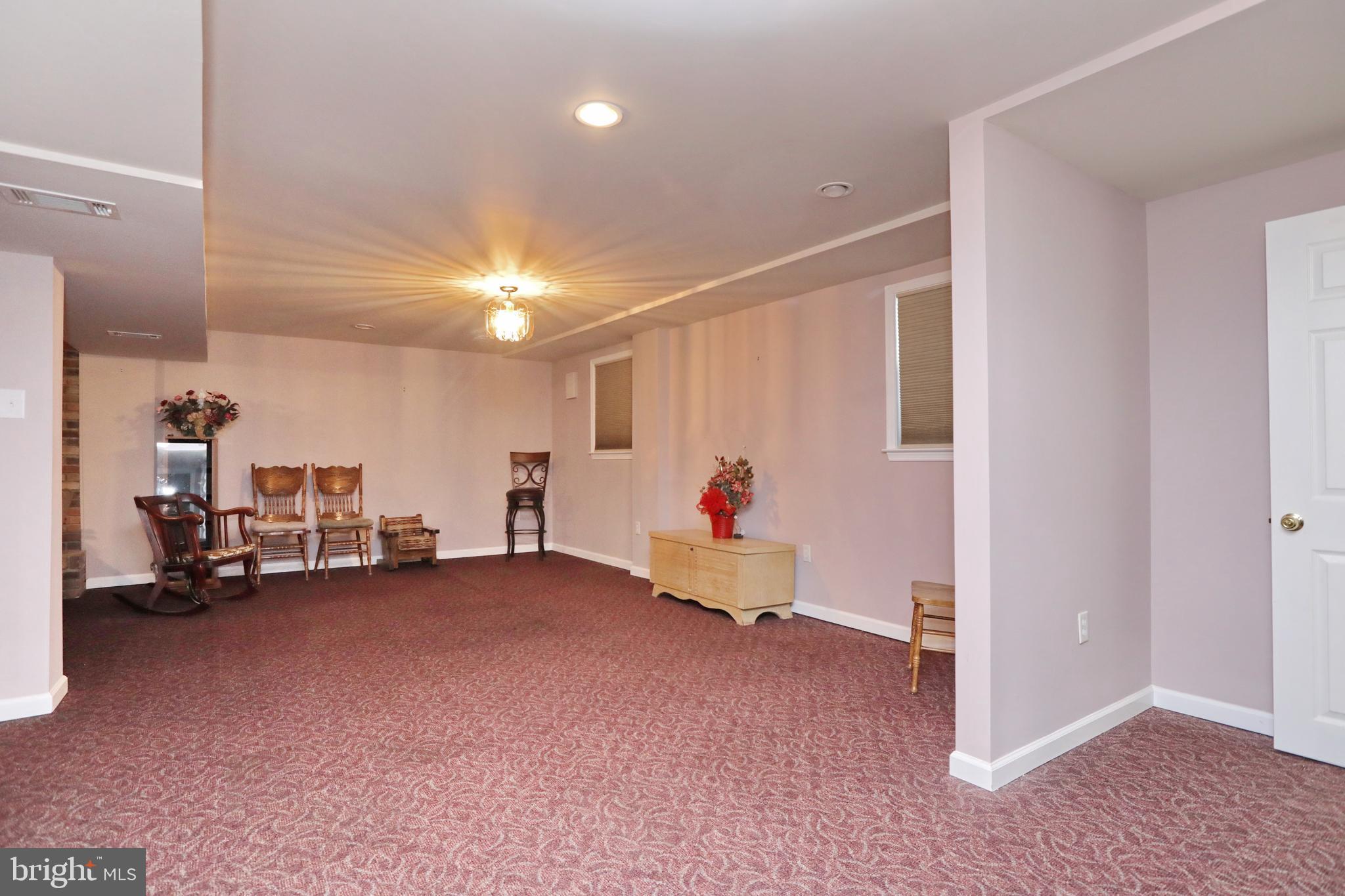 CLINTON ACRES - Residential