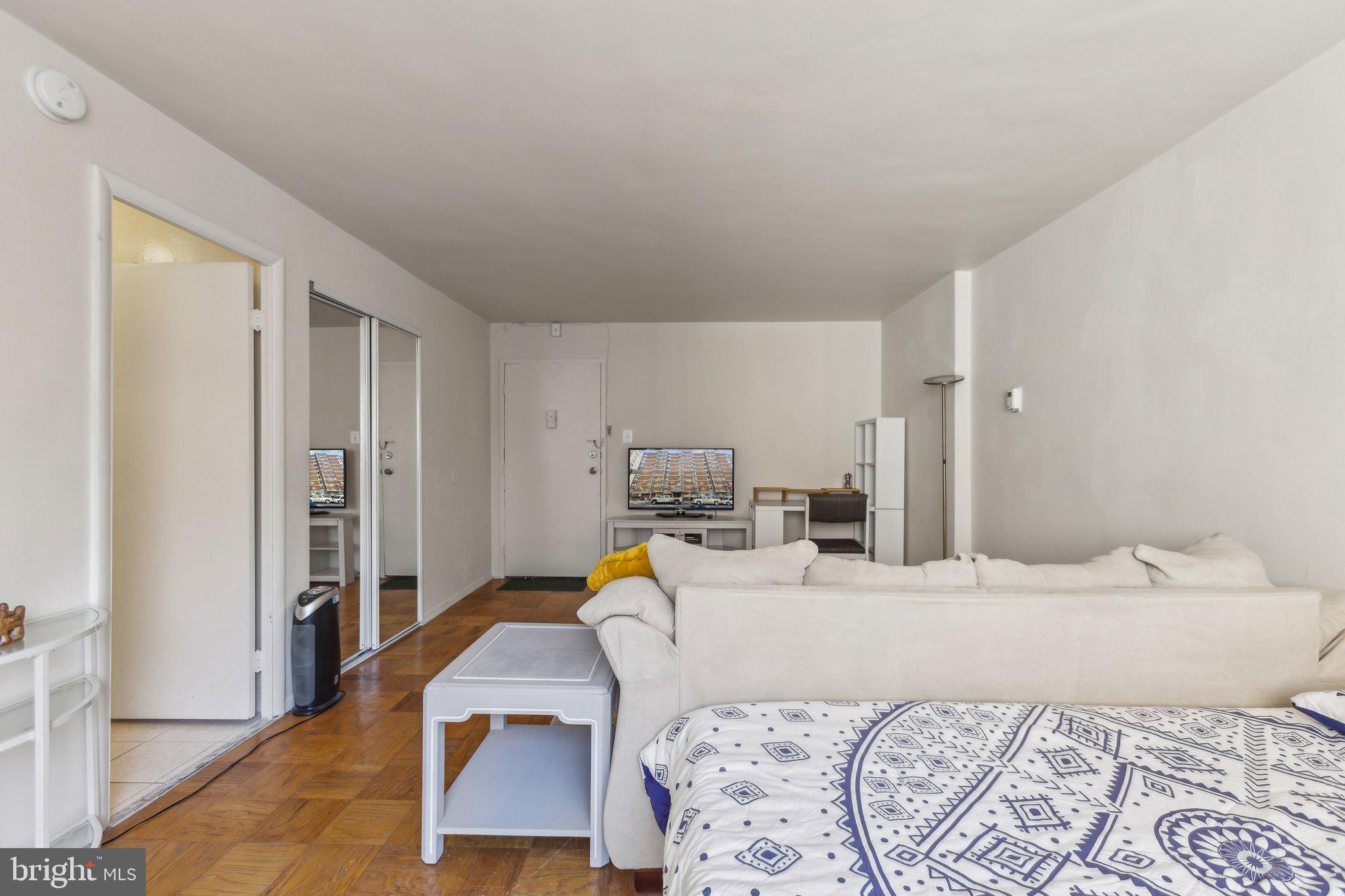 LOGAN CIRCLE - Residential