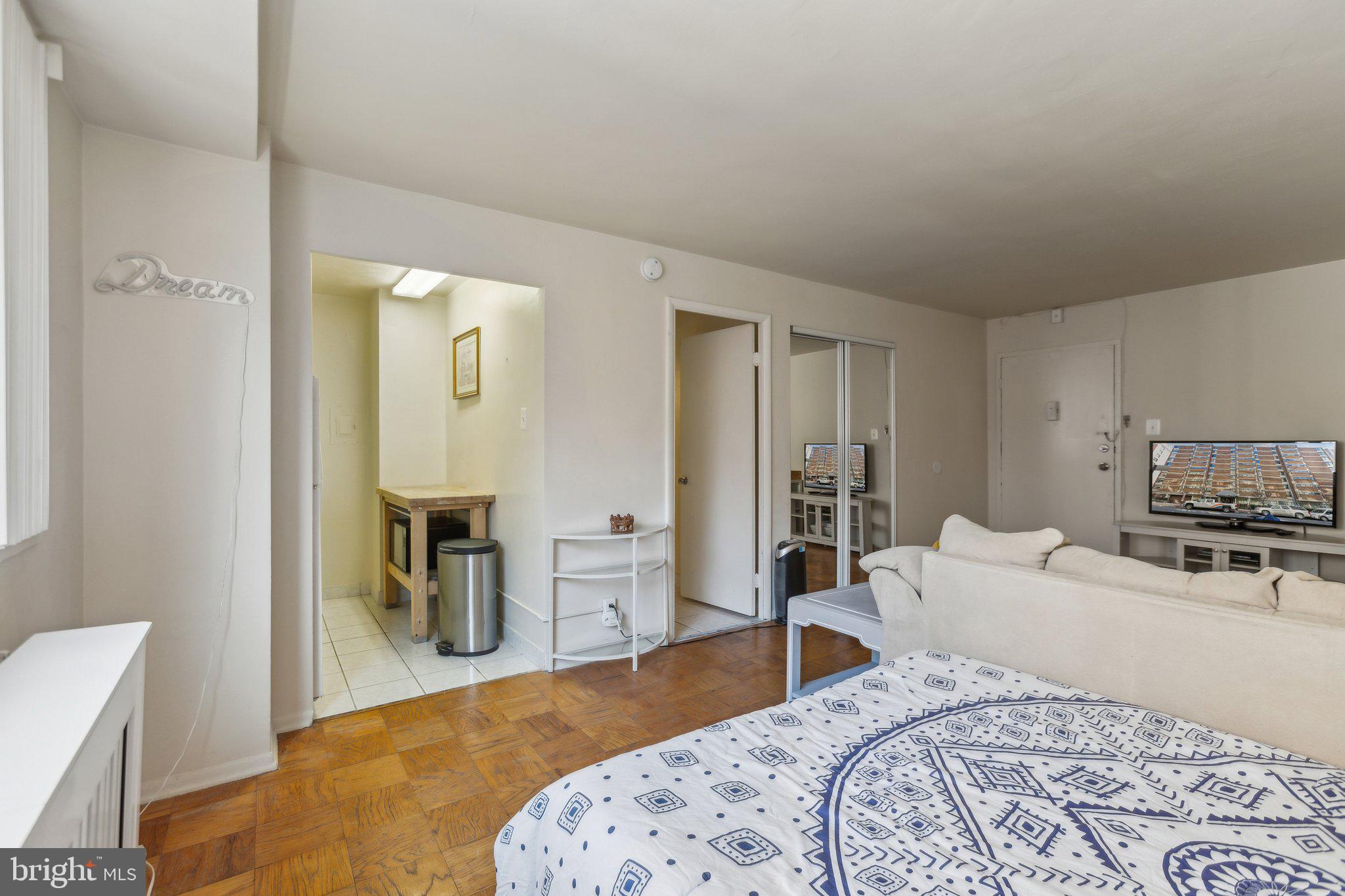 LOGAN CIRCLE - Residential