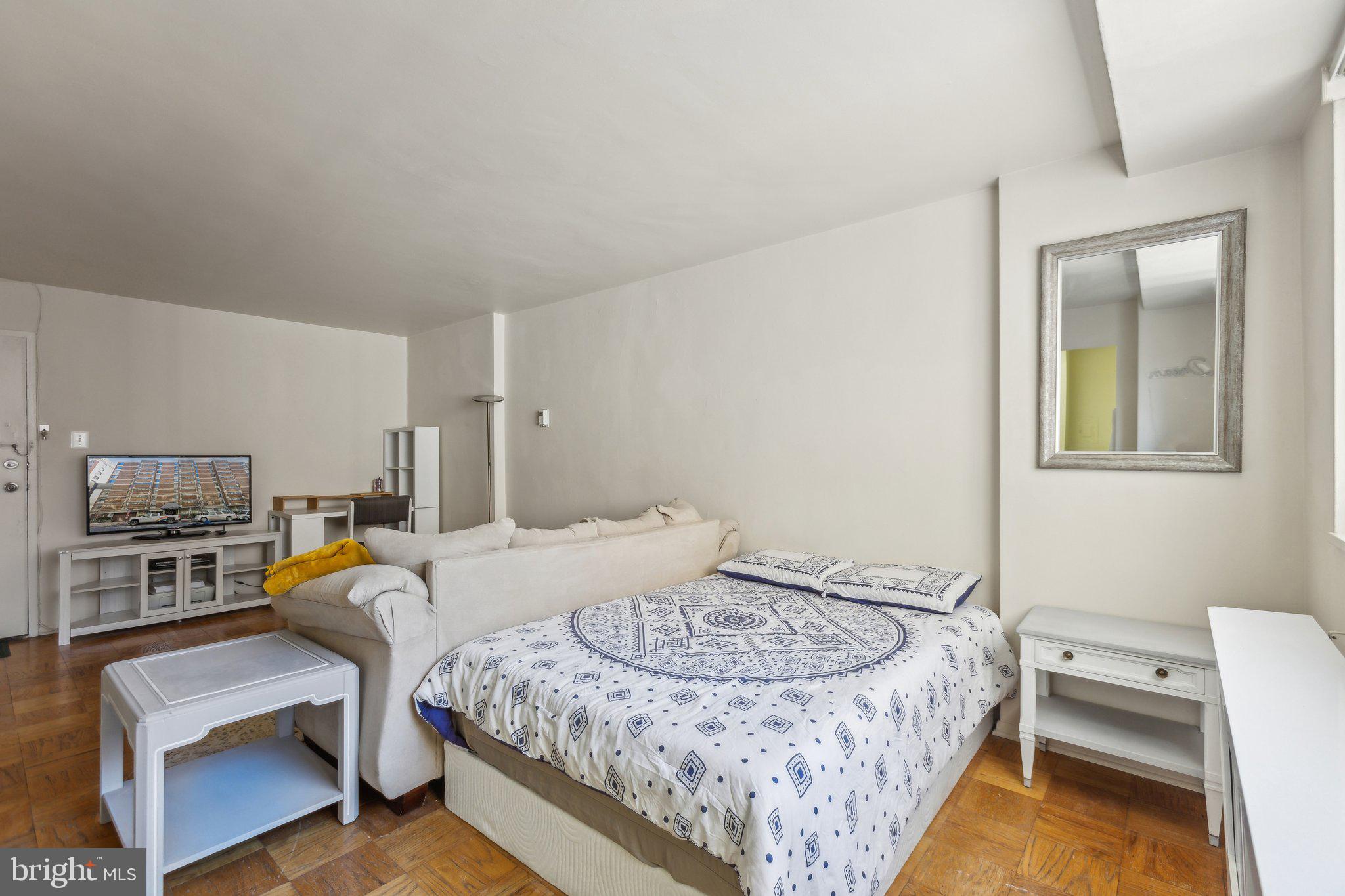 LOGAN CIRCLE - Residential