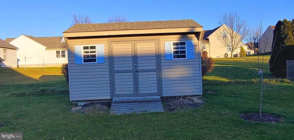 Photo of 2013 Weeping Willow Lane, Mount Joy, PA 17552 (MLS # PALA2045132)