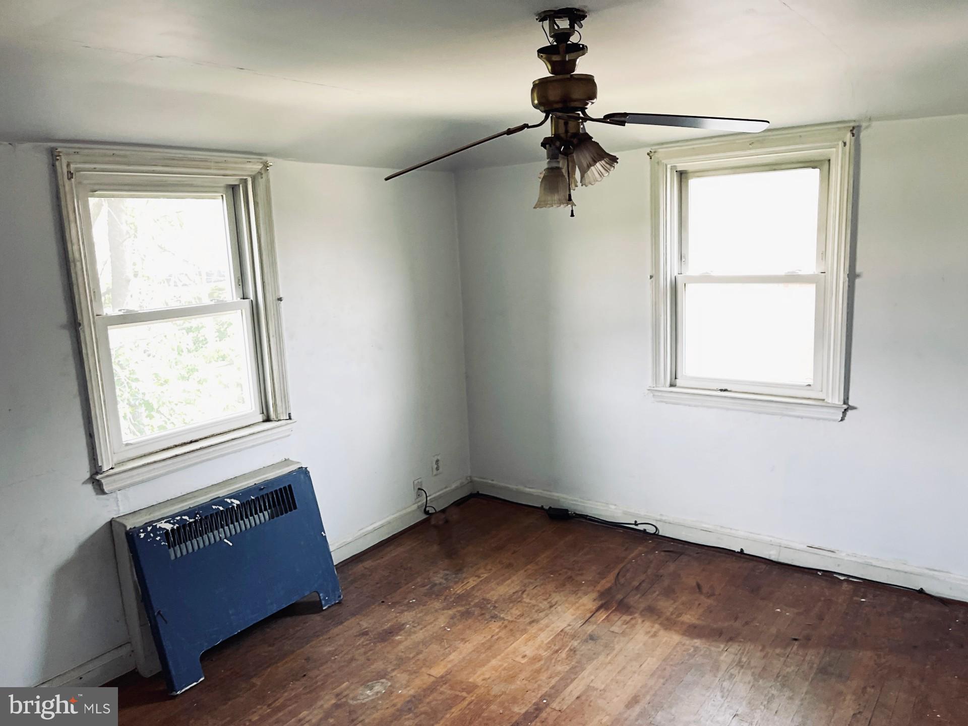 COLONIAL VILLAGE - Residential