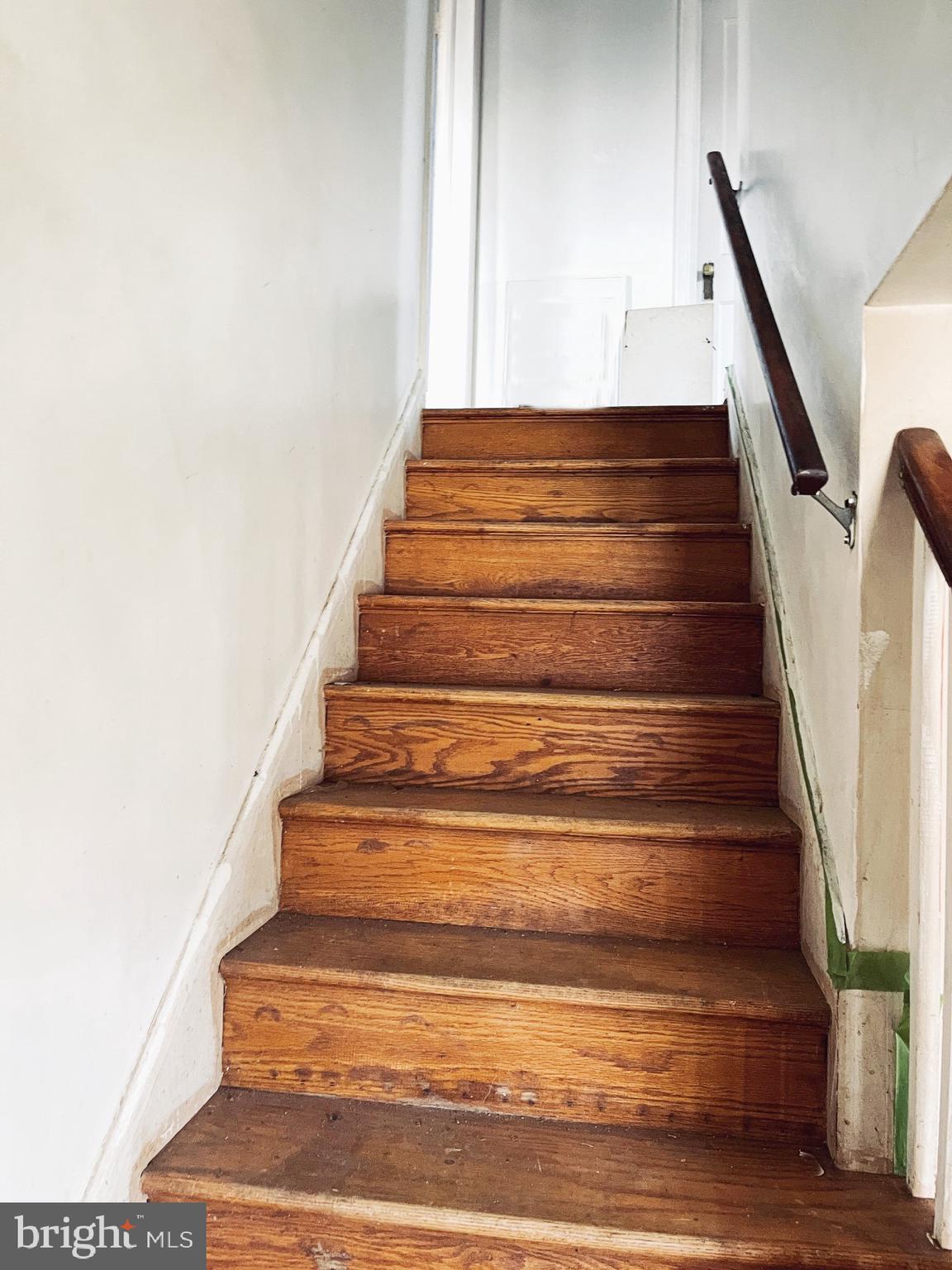 COLONIAL VILLAGE - Residential