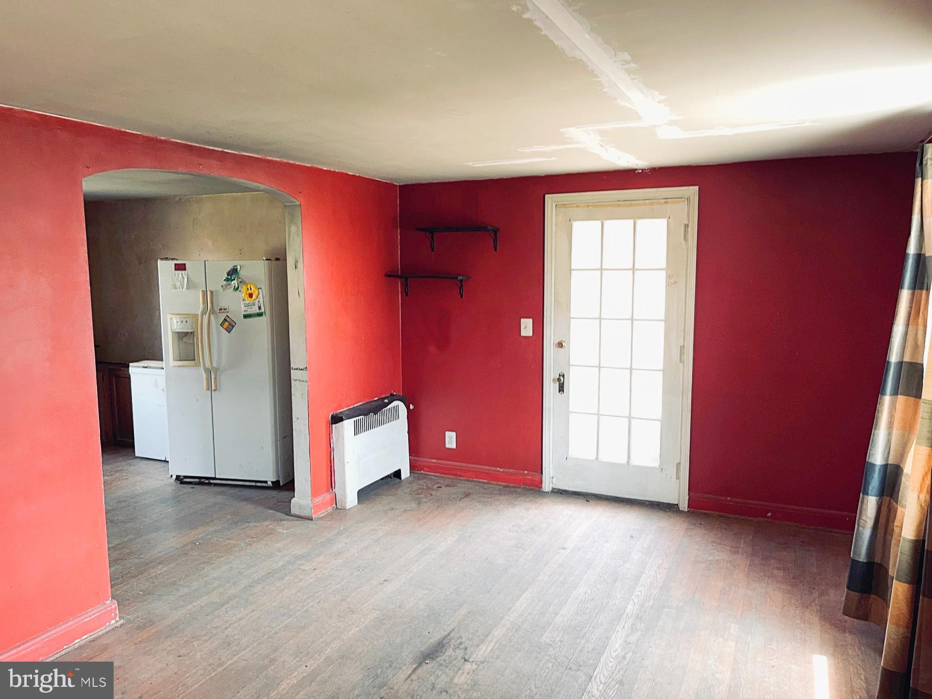 COLONIAL VILLAGE - Residential