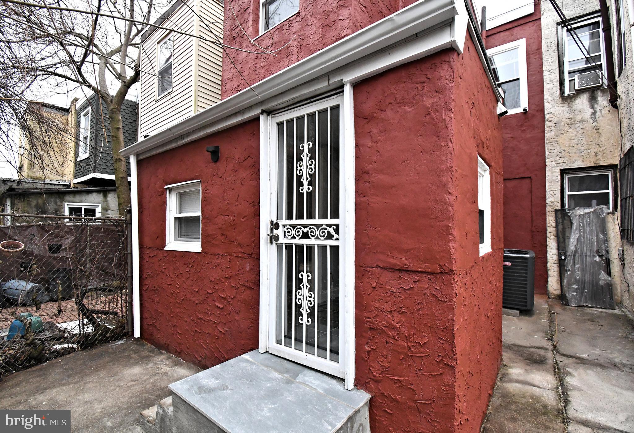 STRAWBERRY MANSION - Residential