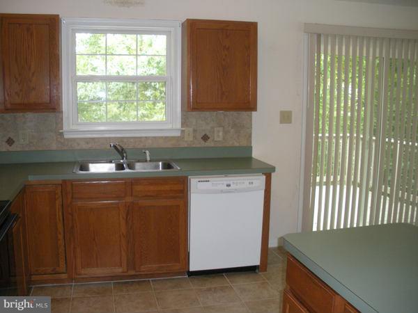 SOUTH OAKS - Residential Lease