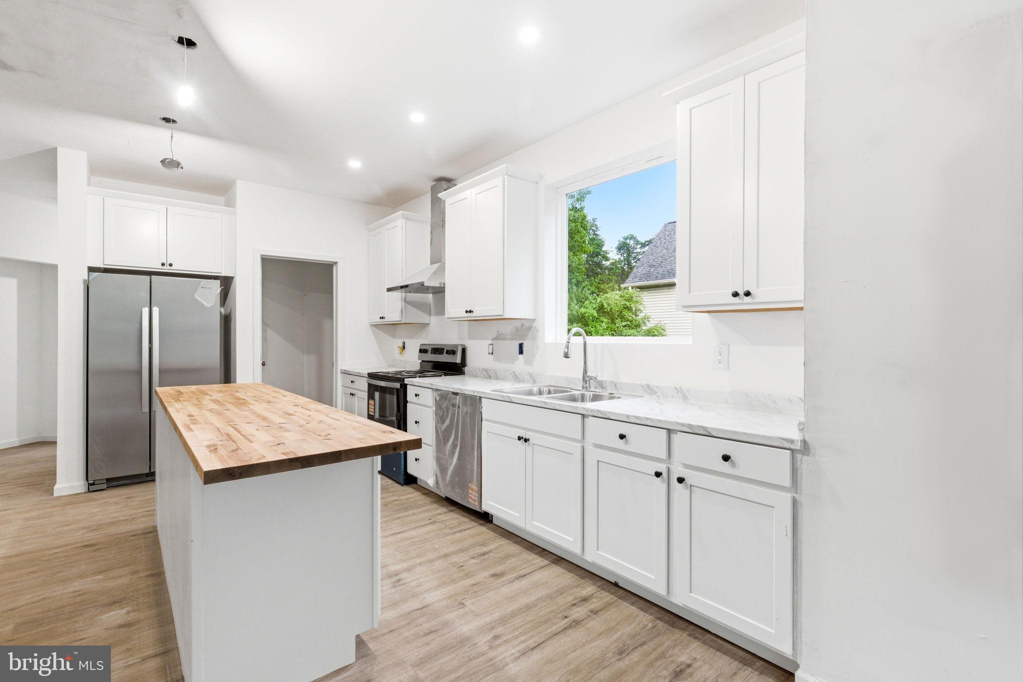 LAKE HOLIDAY ESTATES - Residential