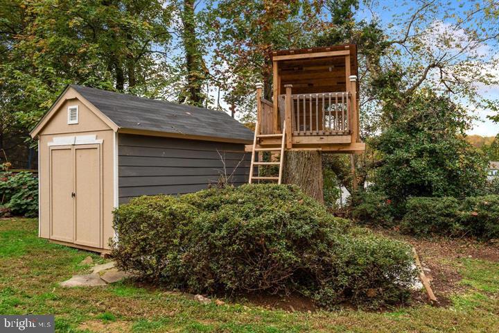 IDYLWOOD COURT - Residential Lease