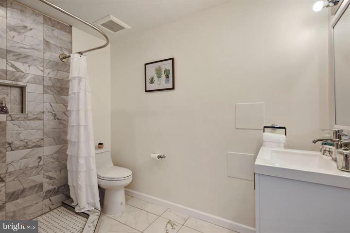 IDYLWOOD COURT - Residential Lease