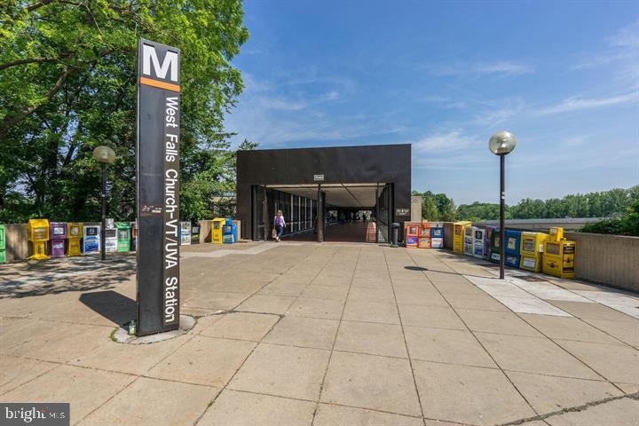 IDYLWOOD COURT - Residential Lease