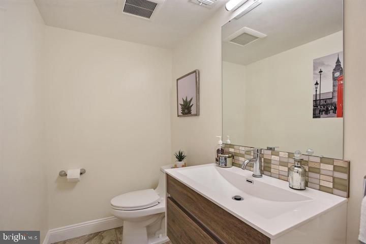 IDYLWOOD COURT - Residential Lease