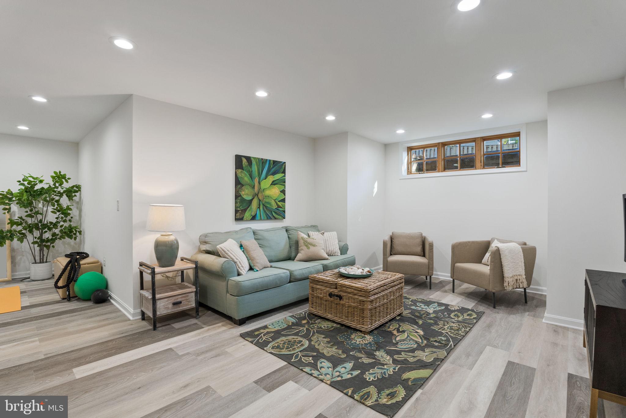 BRADDOCK HEIGHTS - Residential