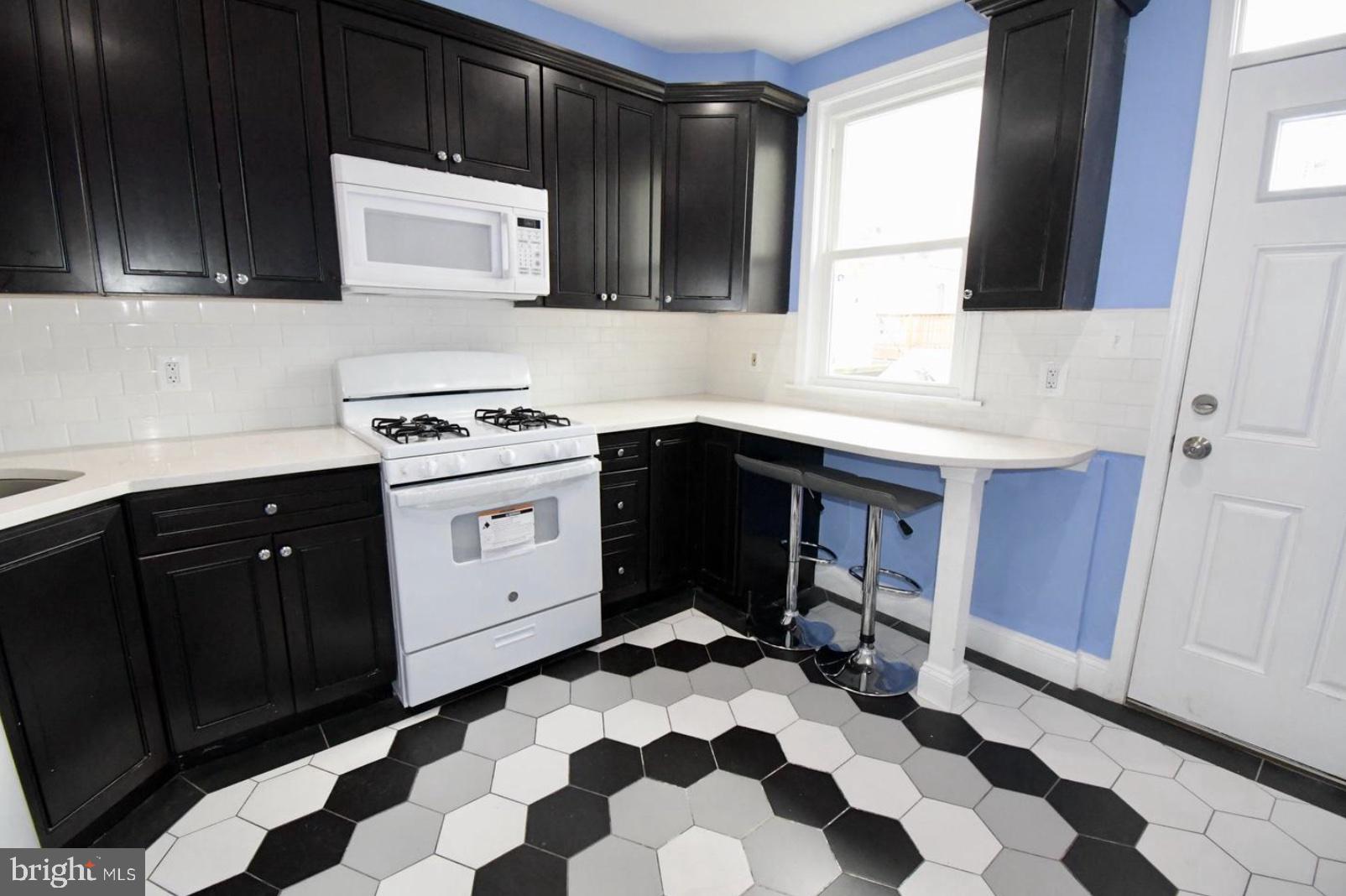 HAMPDEN HISTORIC DISTRICT - Residential Lease