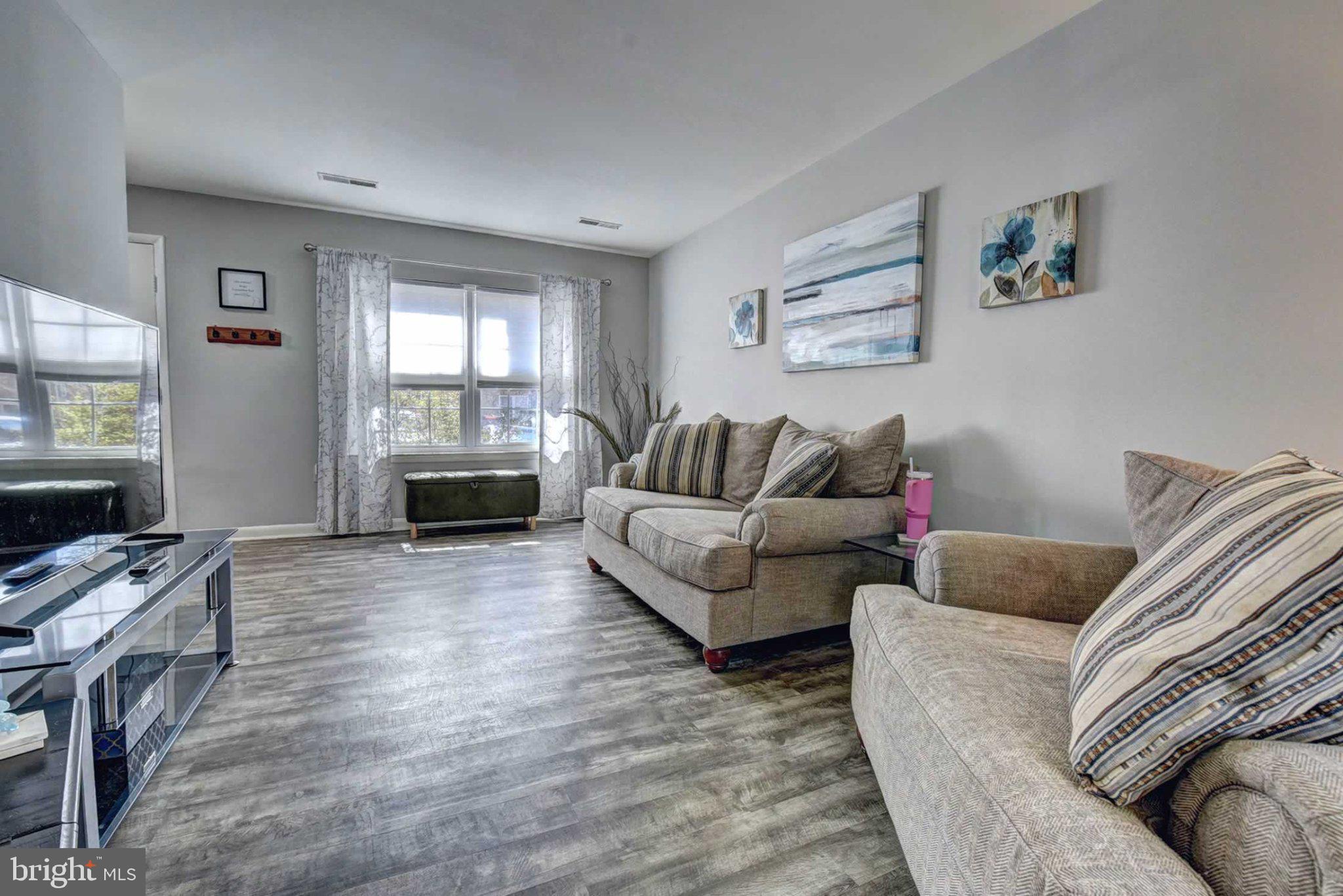 RESTON - Residential