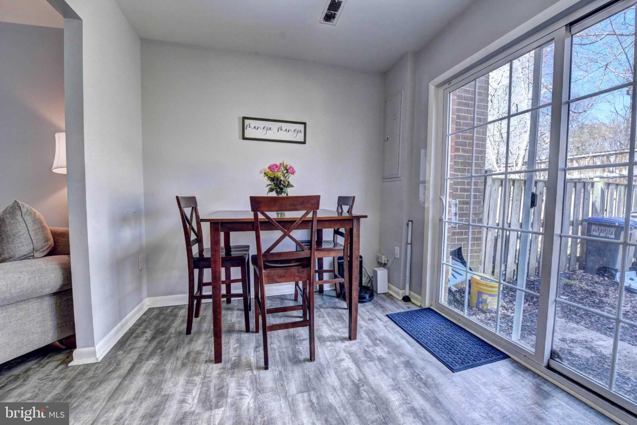 RESTON - Residential