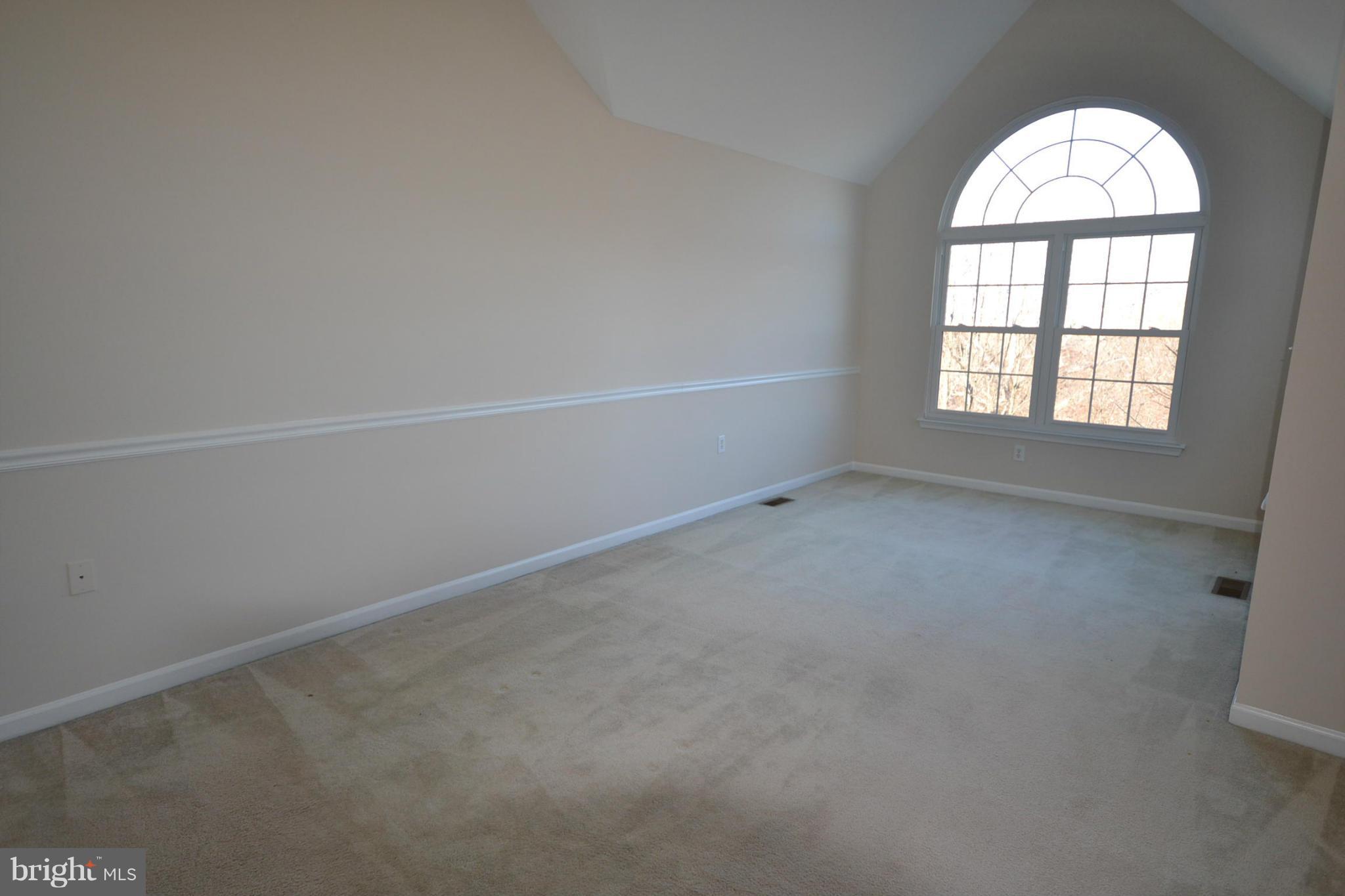 TUSCARORA KNOLLS - Residential Lease