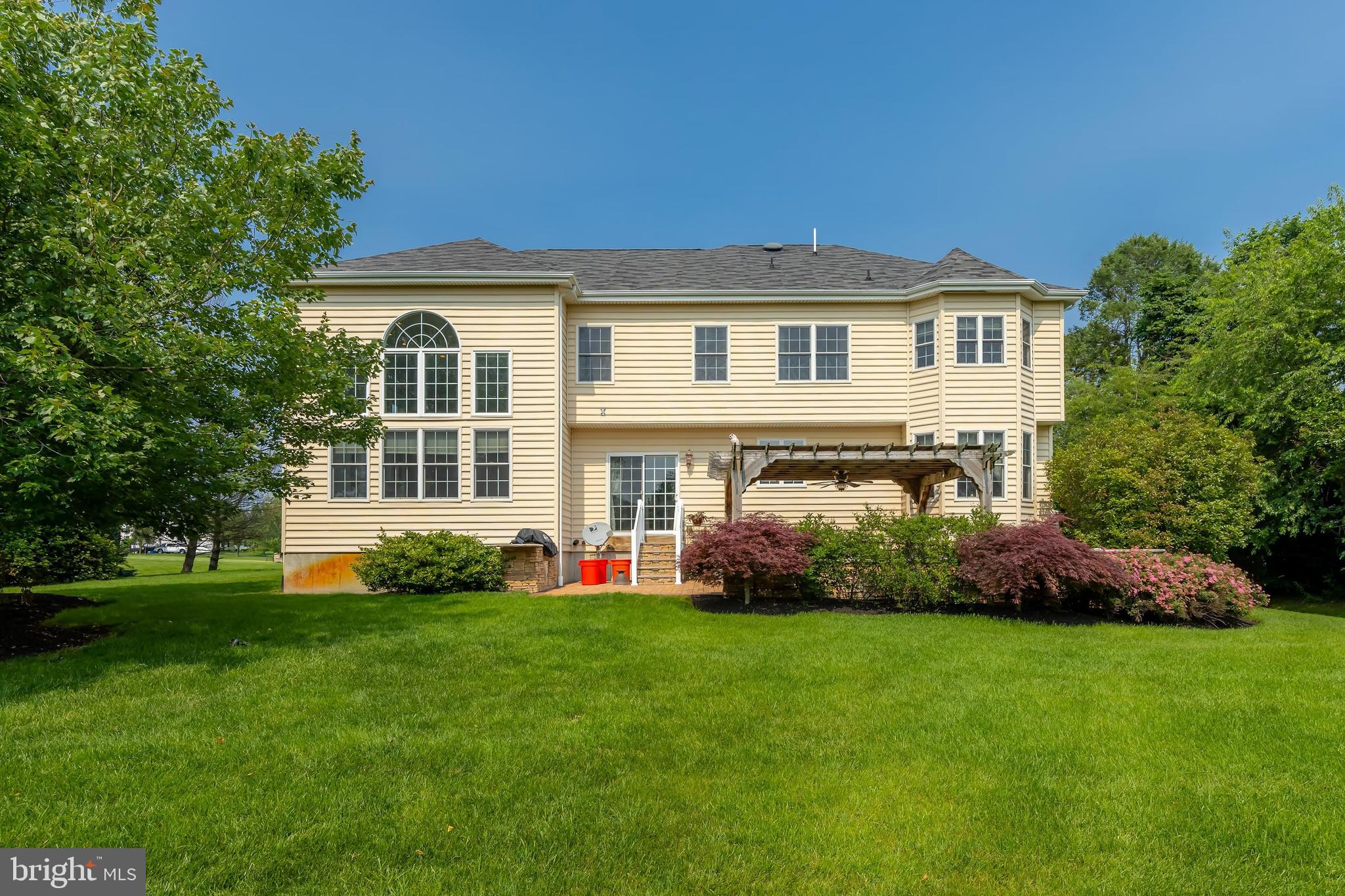 17 WILLOWBROOK LANE