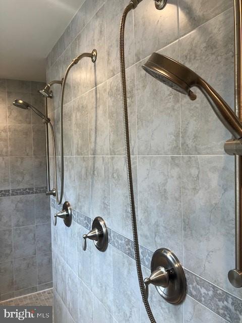 THE WOODS AT MYRTLE POINT - Residential Lease