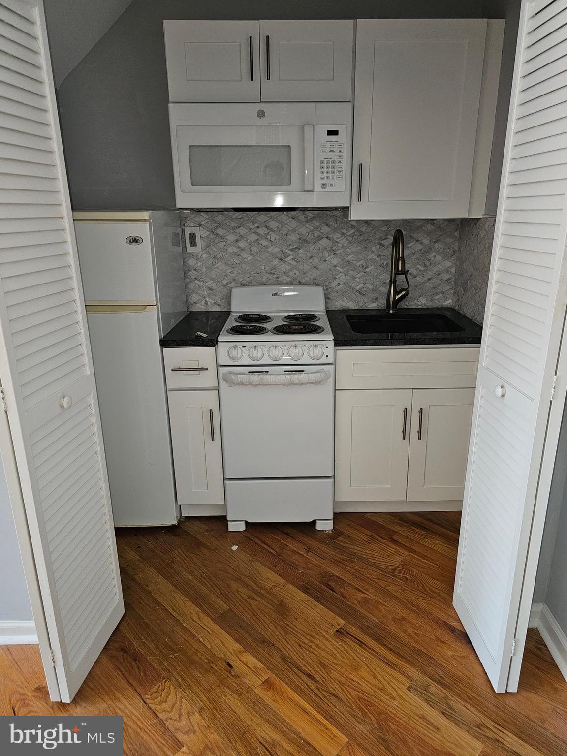 FISHTOWN - Commercial Sale