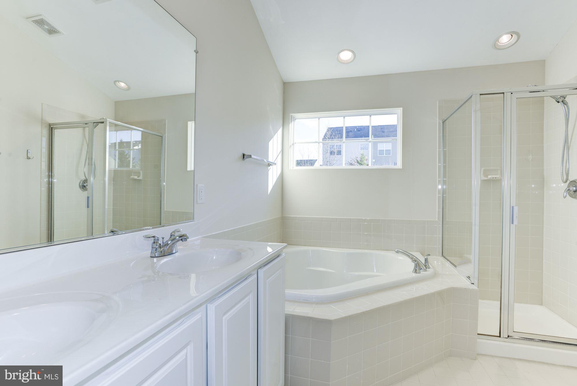 VICTORY LAKES - Residential