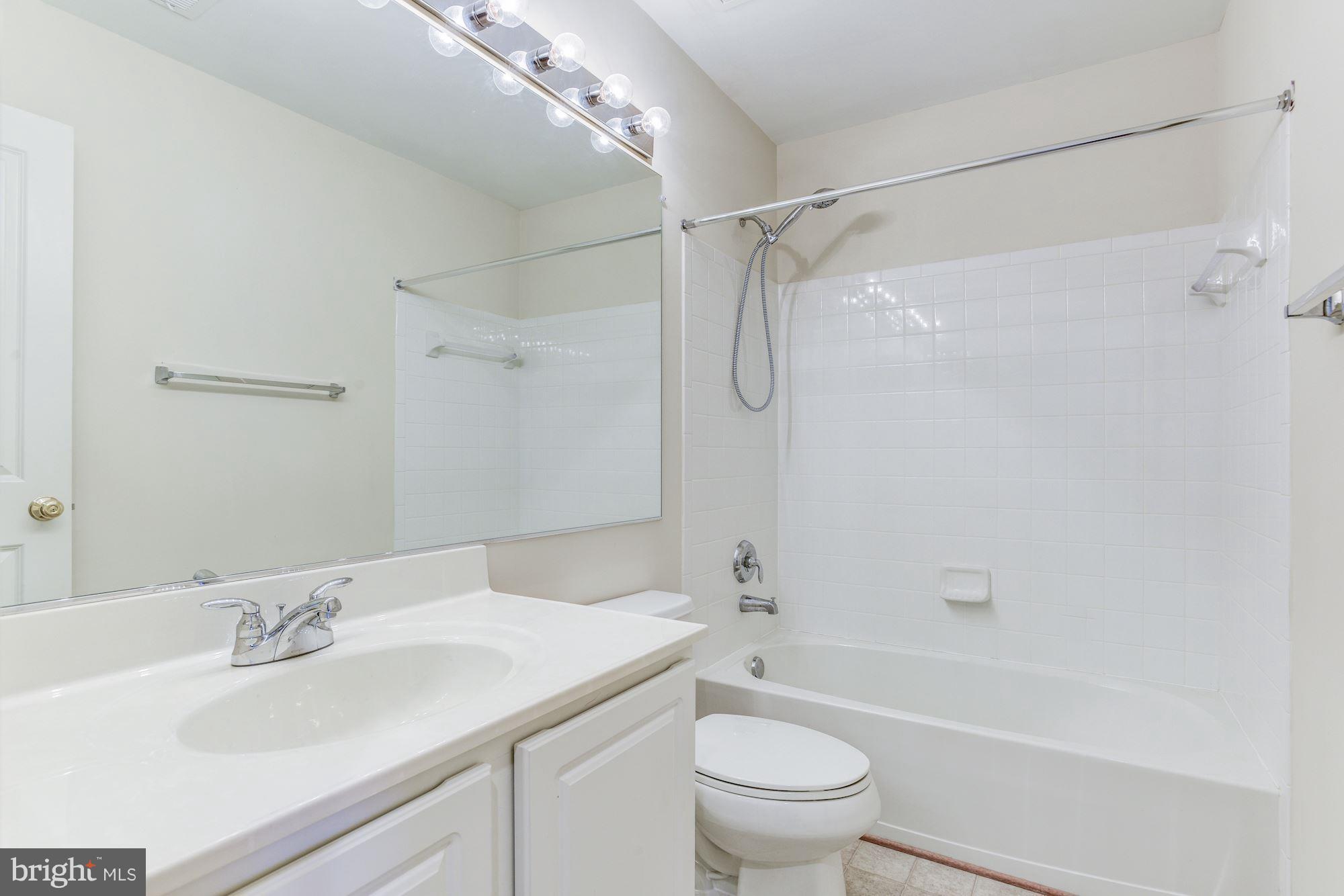 VICTORY LAKES - Residential