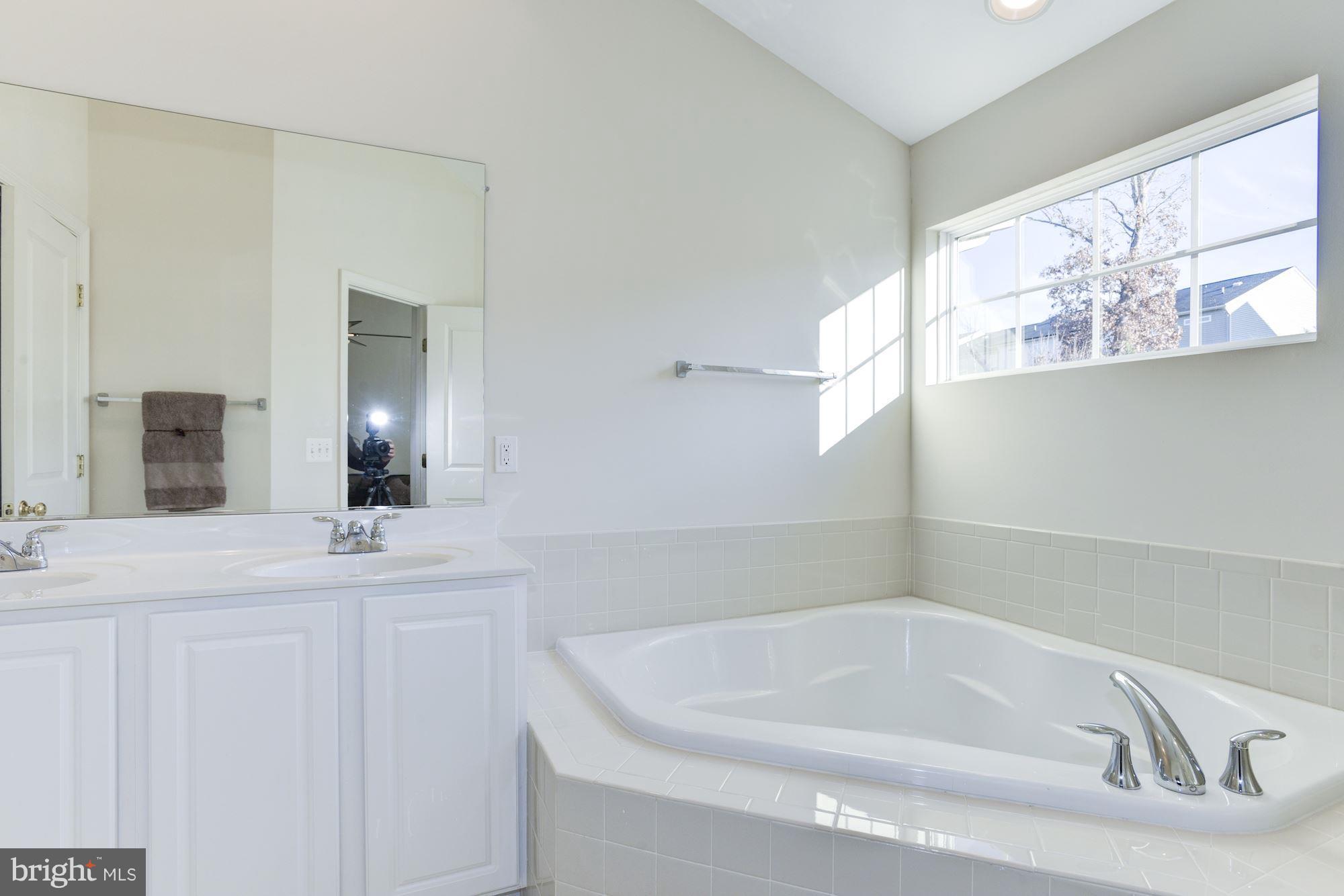 VICTORY LAKES - Residential