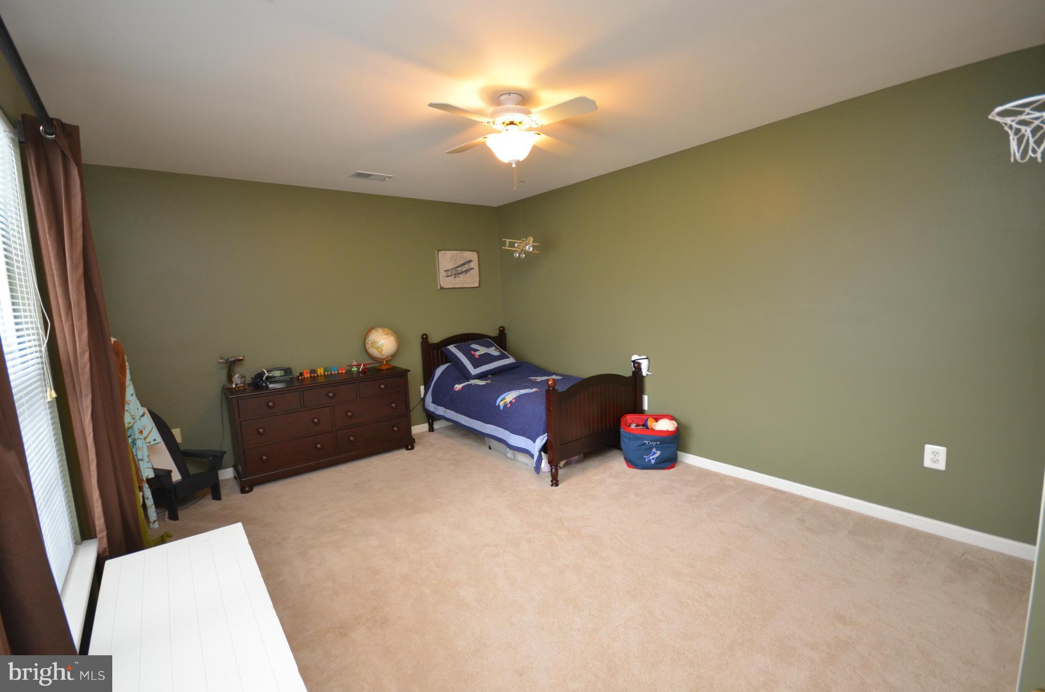 ROUND HILL - Residential