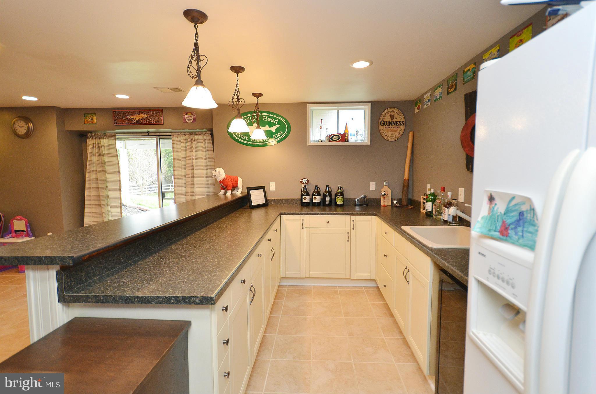 ROUND HILL - Residential