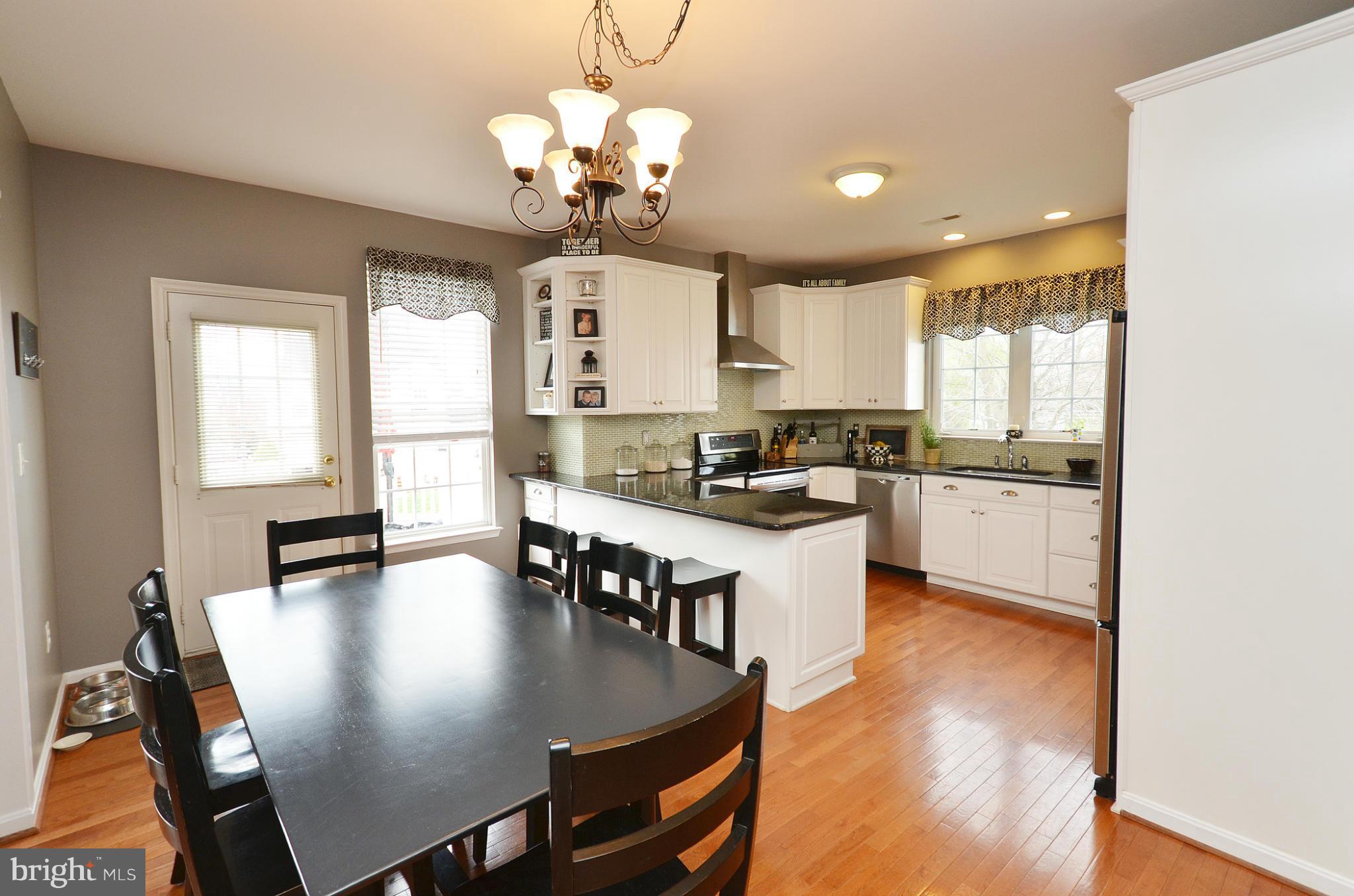 ROUND HILL - Residential