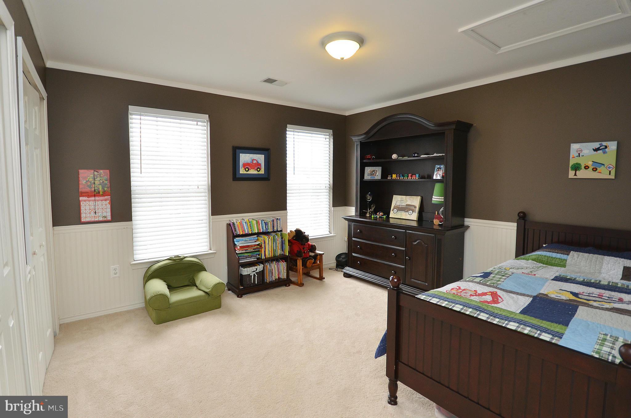 ROUND HILL - Residential