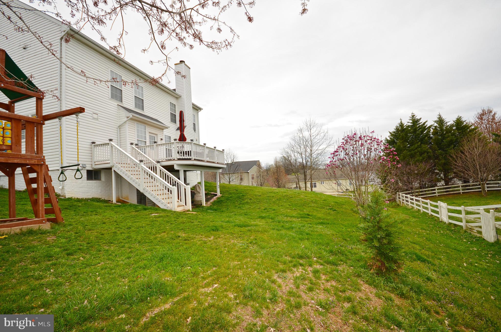 ROUND HILL - Residential