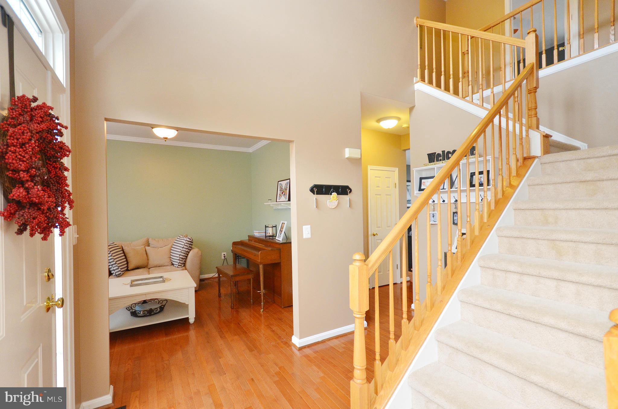 ROUND HILL - Residential