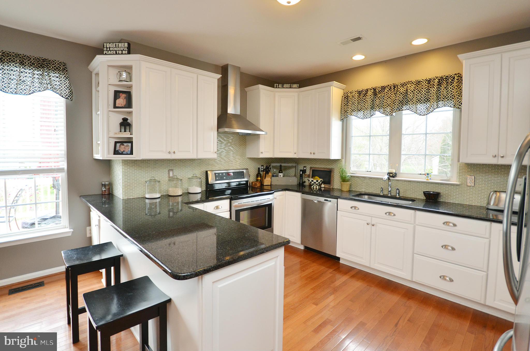 ROUND HILL - Residential