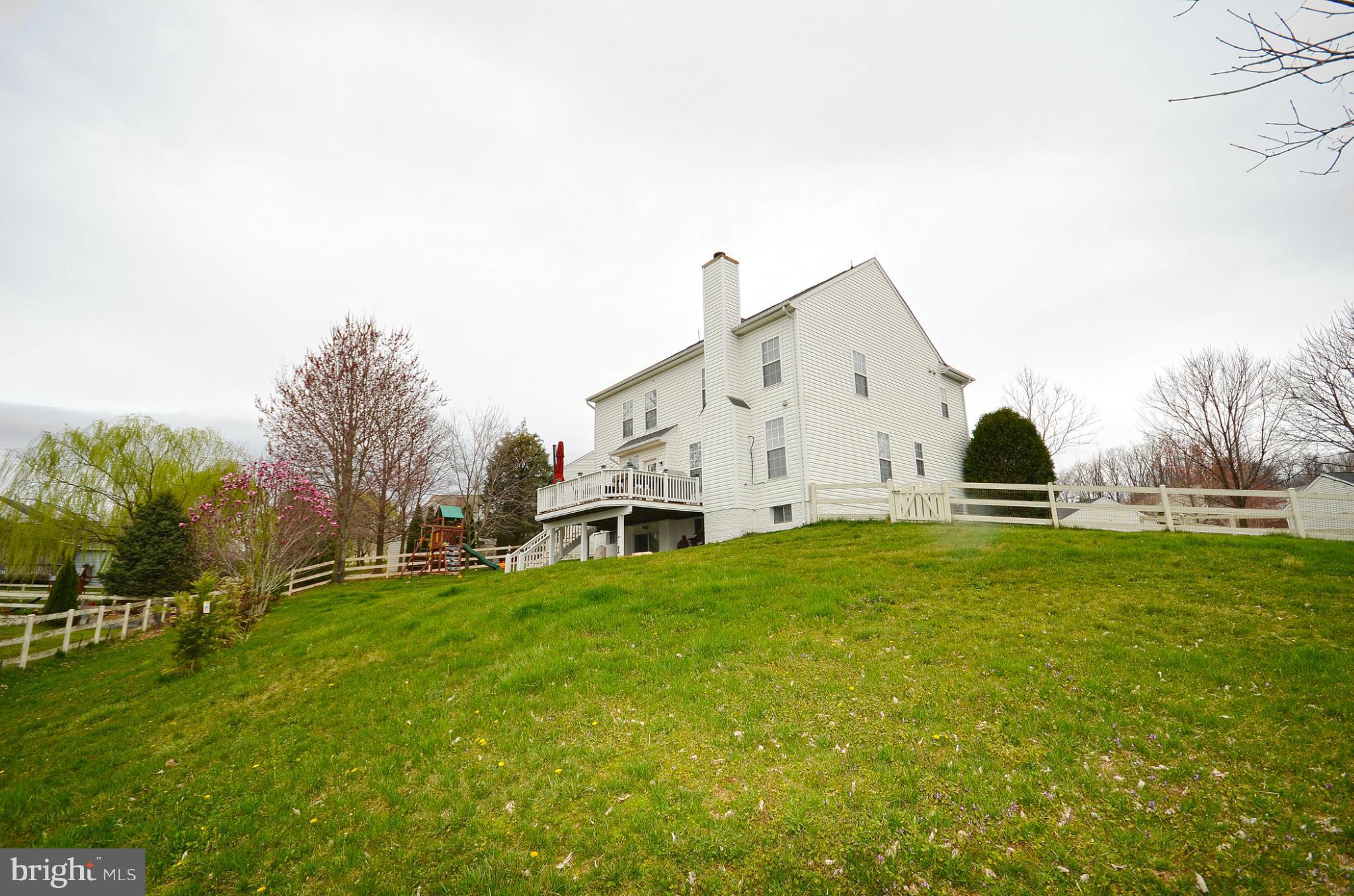 ROUND HILL - Residential